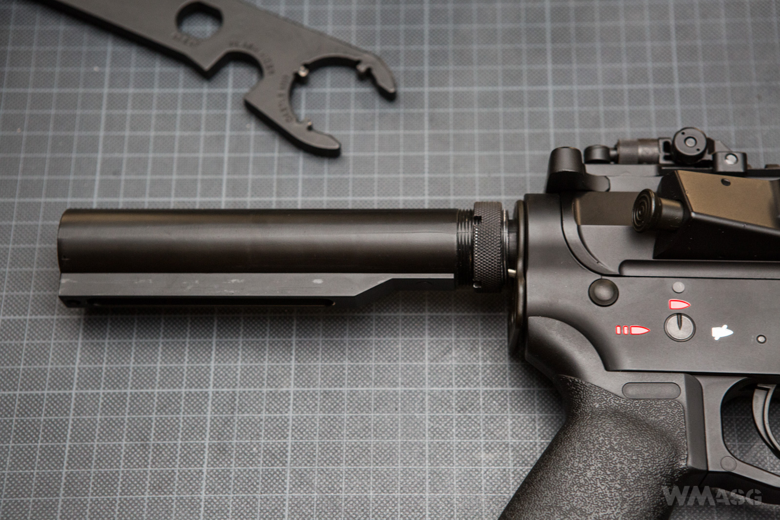Cyma CM.097B - wewnątrz