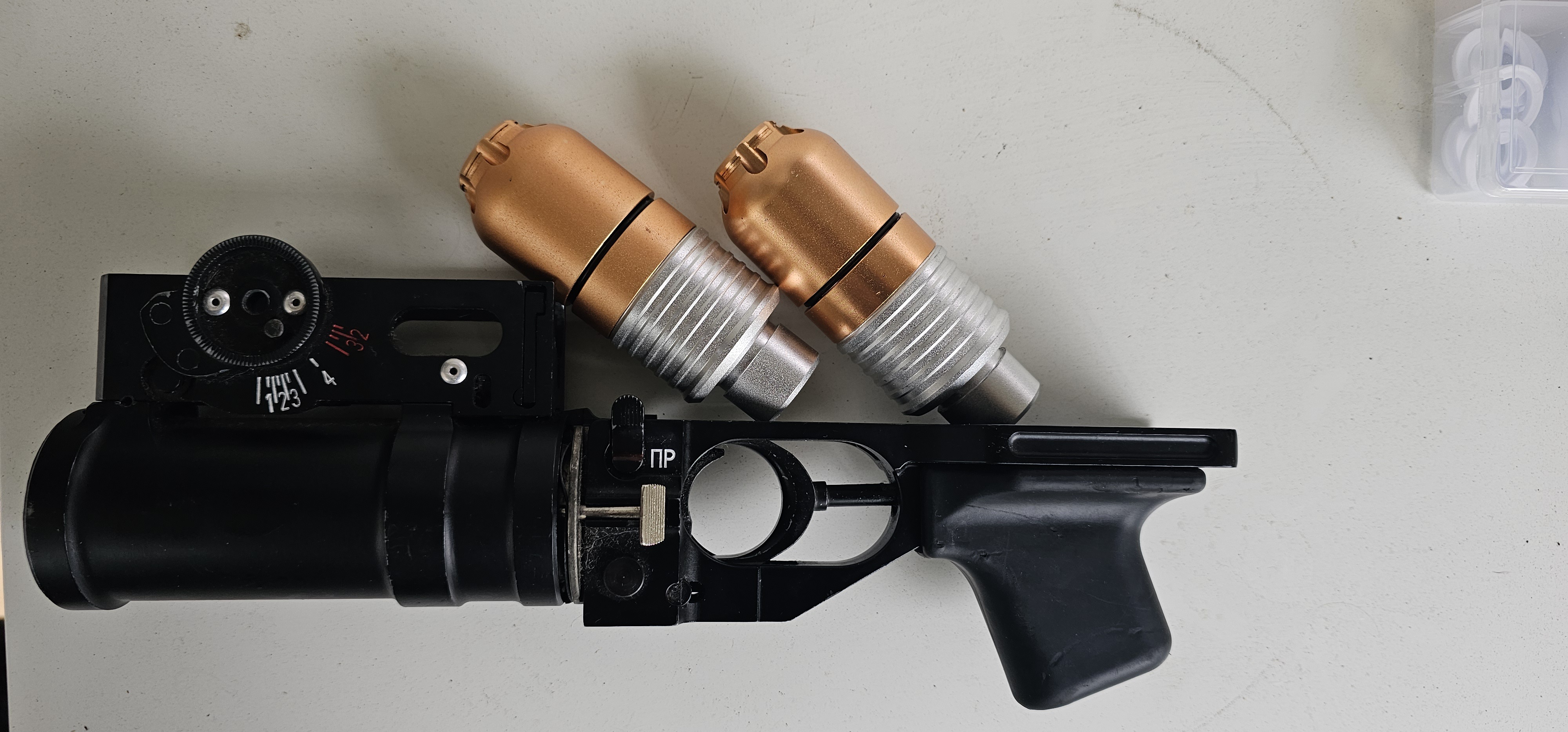 Granatnik GP-25 Double Bell plus dwa granaty
