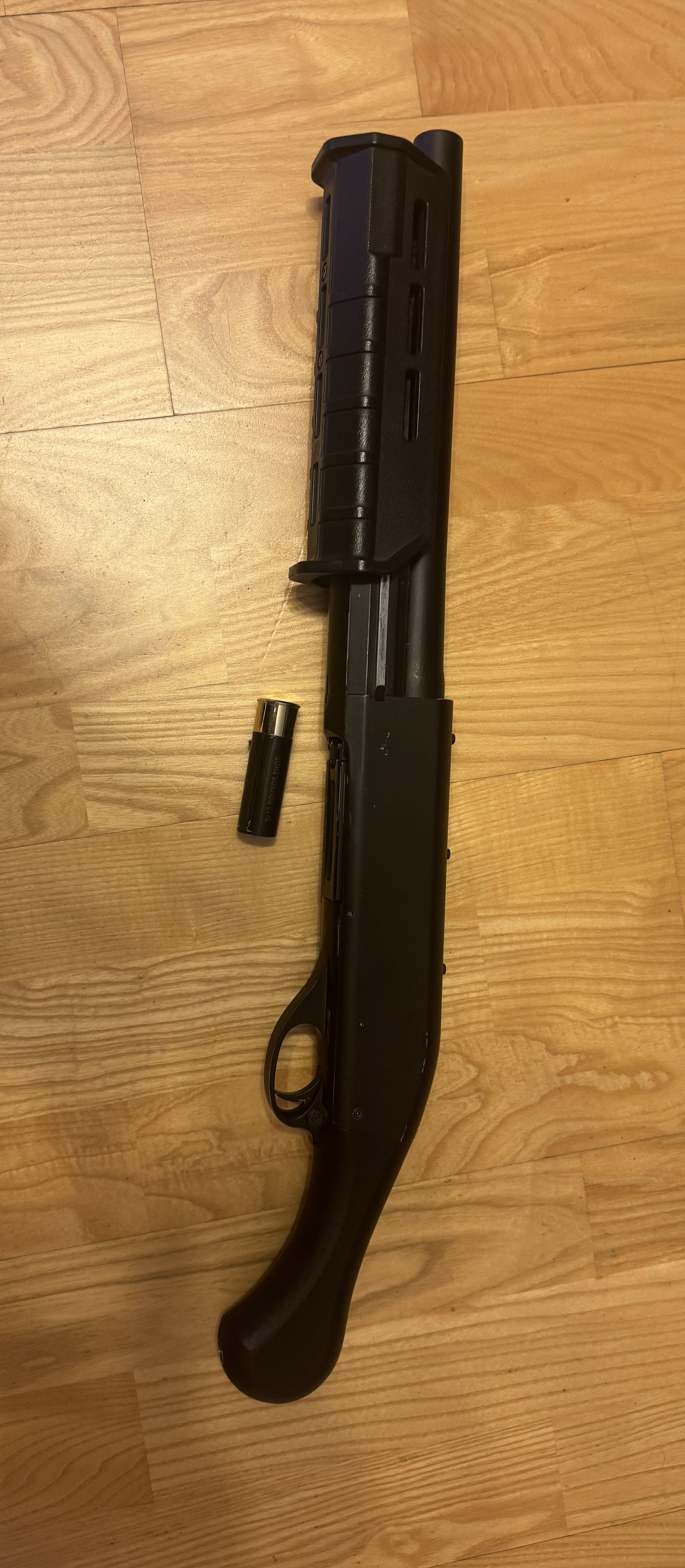 cm.357m trzystrzałowa pompka sprężynowa od cymy metalowa