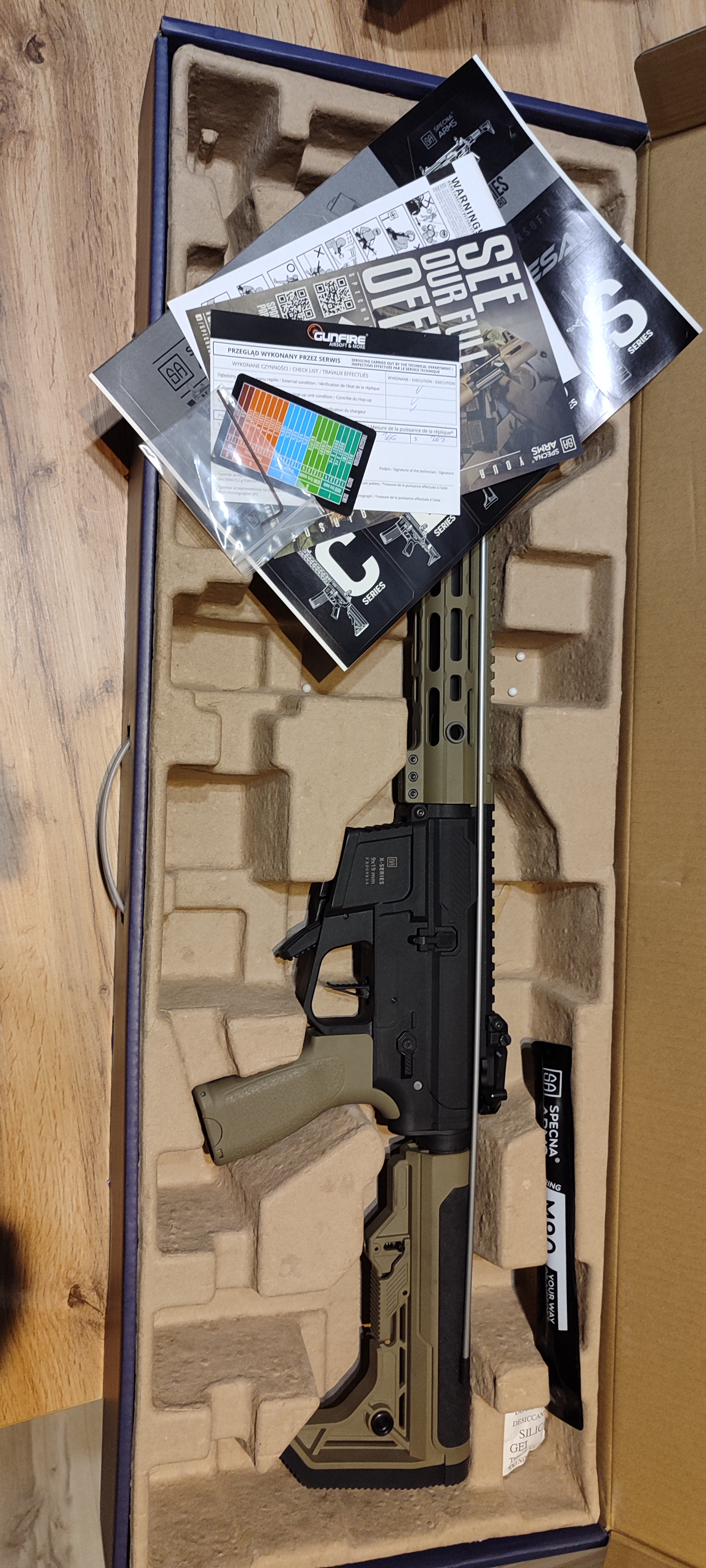 Zestaw Airsoft Specna Arms X-Series + 5x Magazynek (4 nowe S-Mag) + 2x Aku LiPo + Ładowarka + 2.5kg Kulek Bio