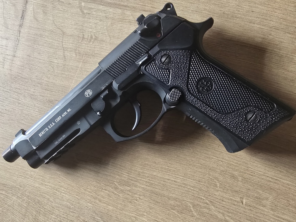 Pistolet airsoft Beretta M9A3 FM + kabura + kabura na magazynki