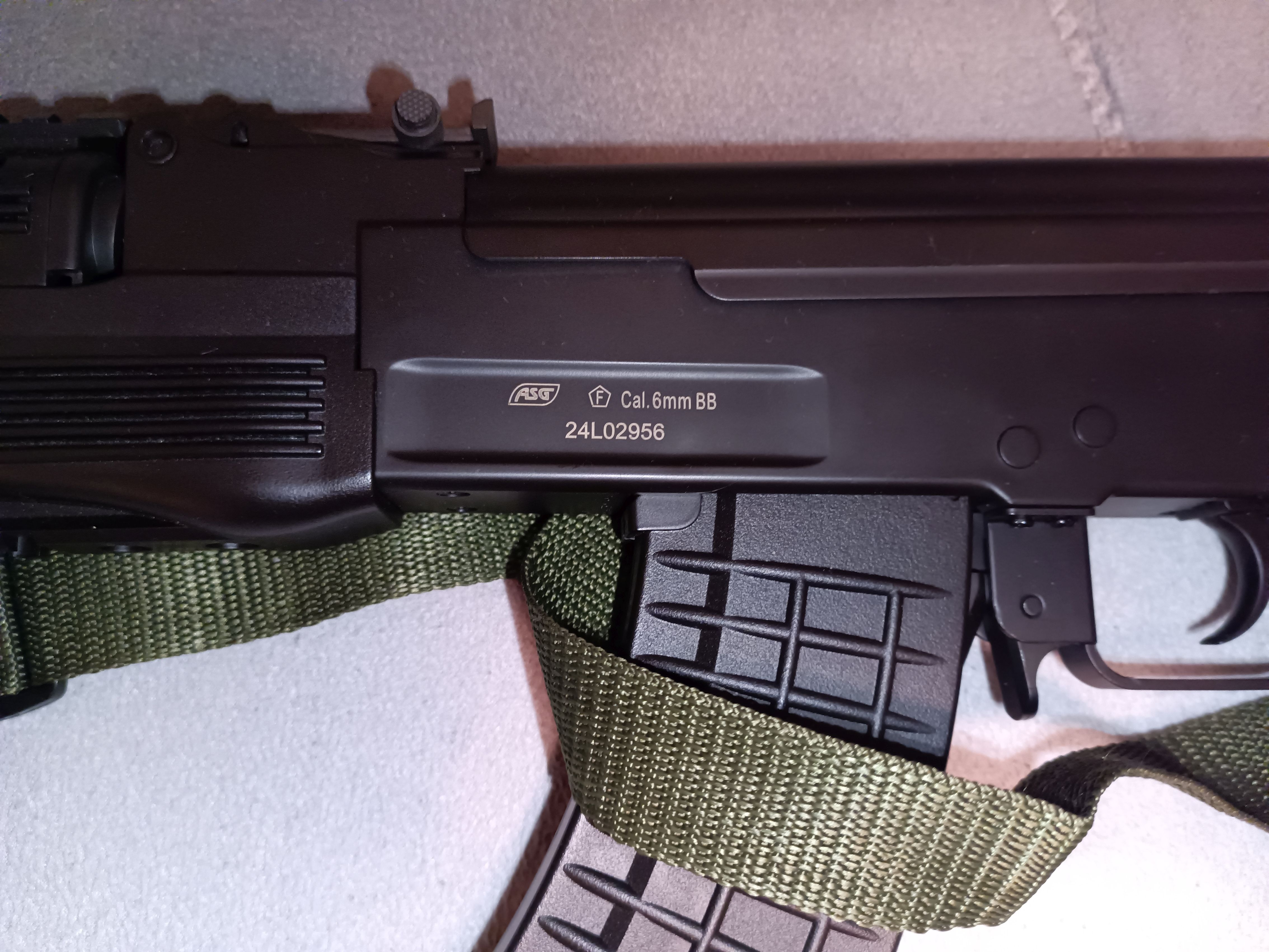 ASG karabinka szturmowego AR-M7T (replika elektryczna na baterie)