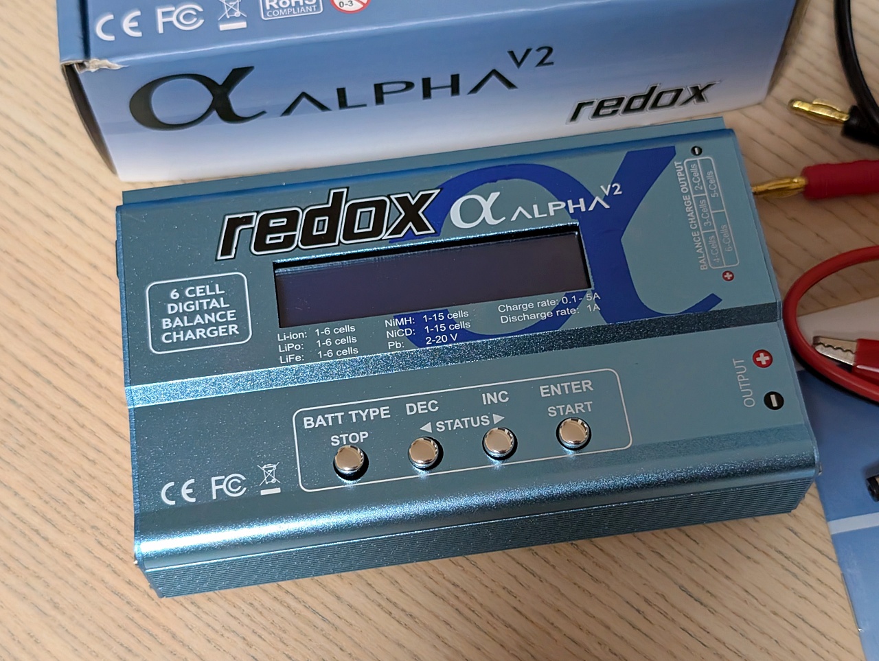 Ładowarka mikroprocesorowa Redox Alpha v2 Combo - LiPo - NiMH - Li-Ion