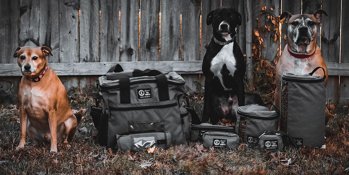 „Taktyczne” torby na karmę