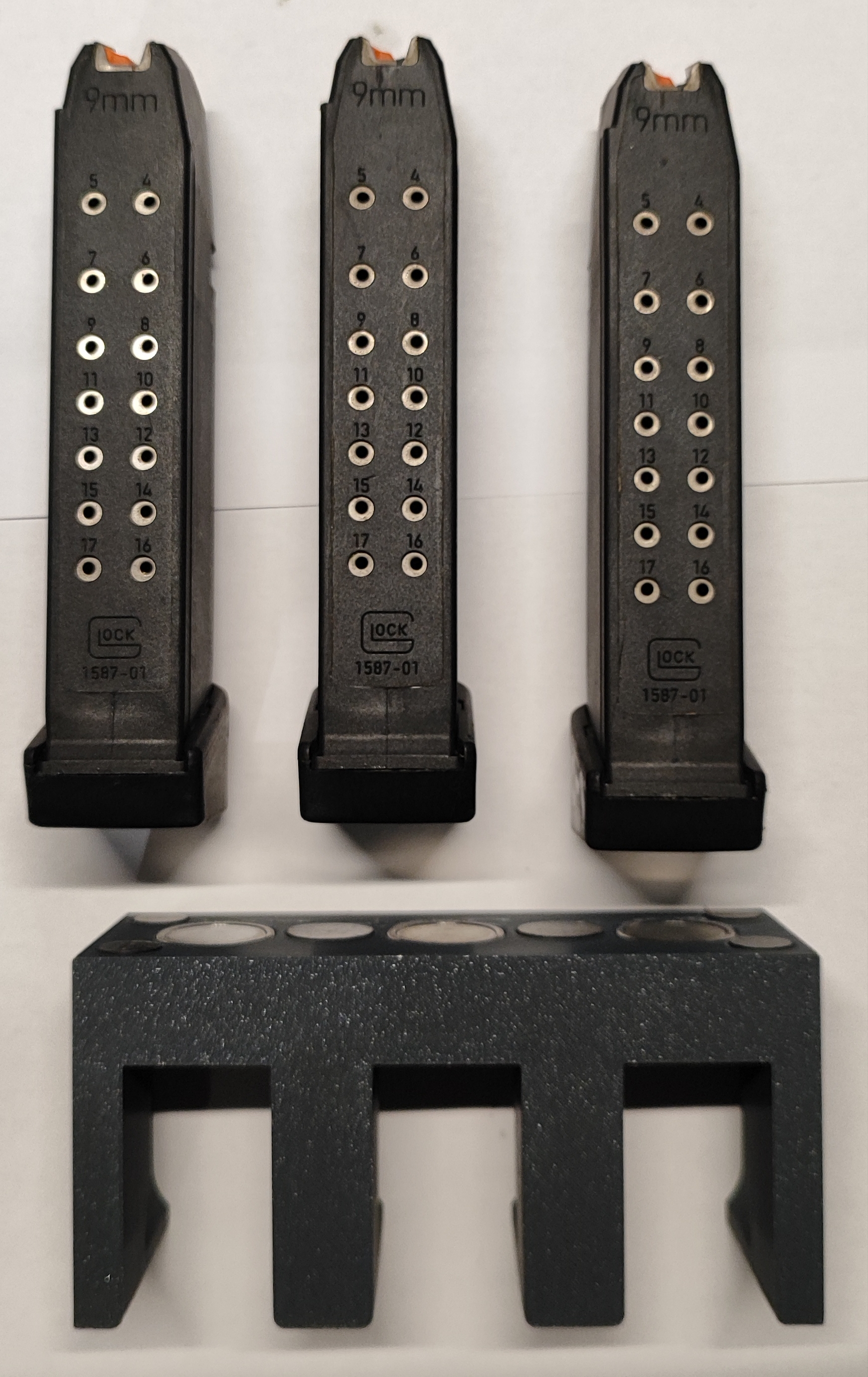 Zestaw magazynków Glock 17 plus 2 z uchwytem magnetycznym