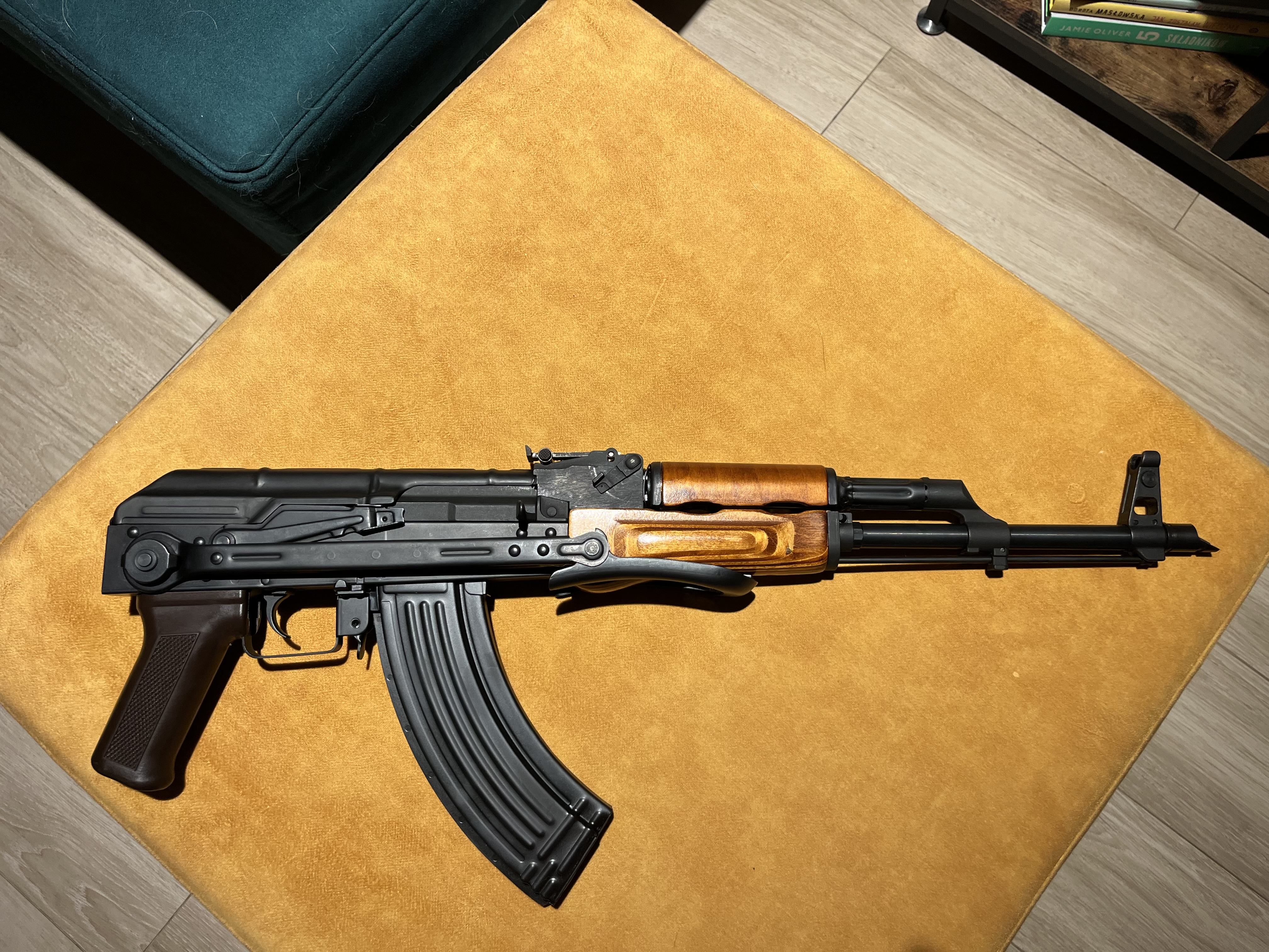 AKMS LCT