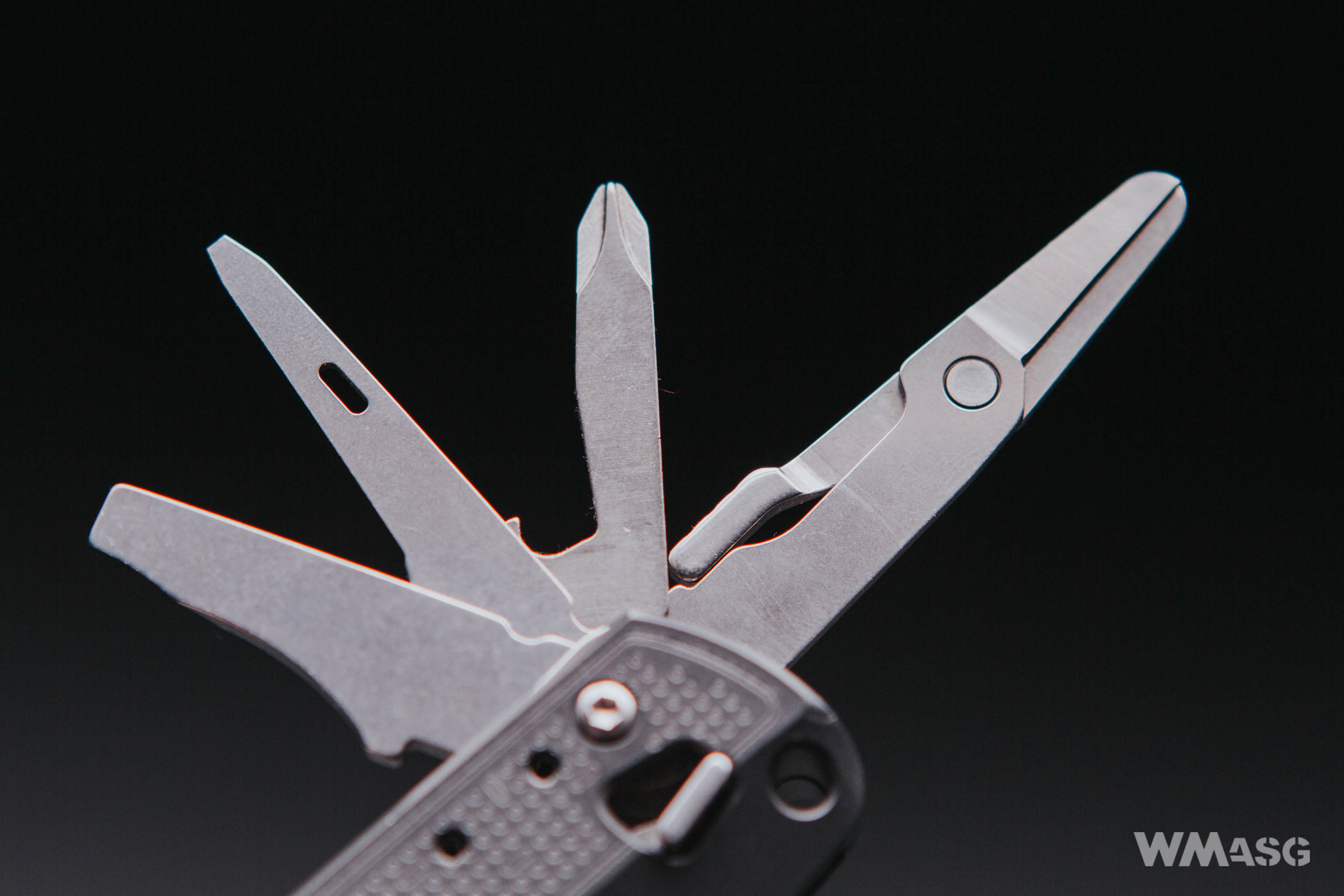 Leatherman FREE K4 (stiudio)