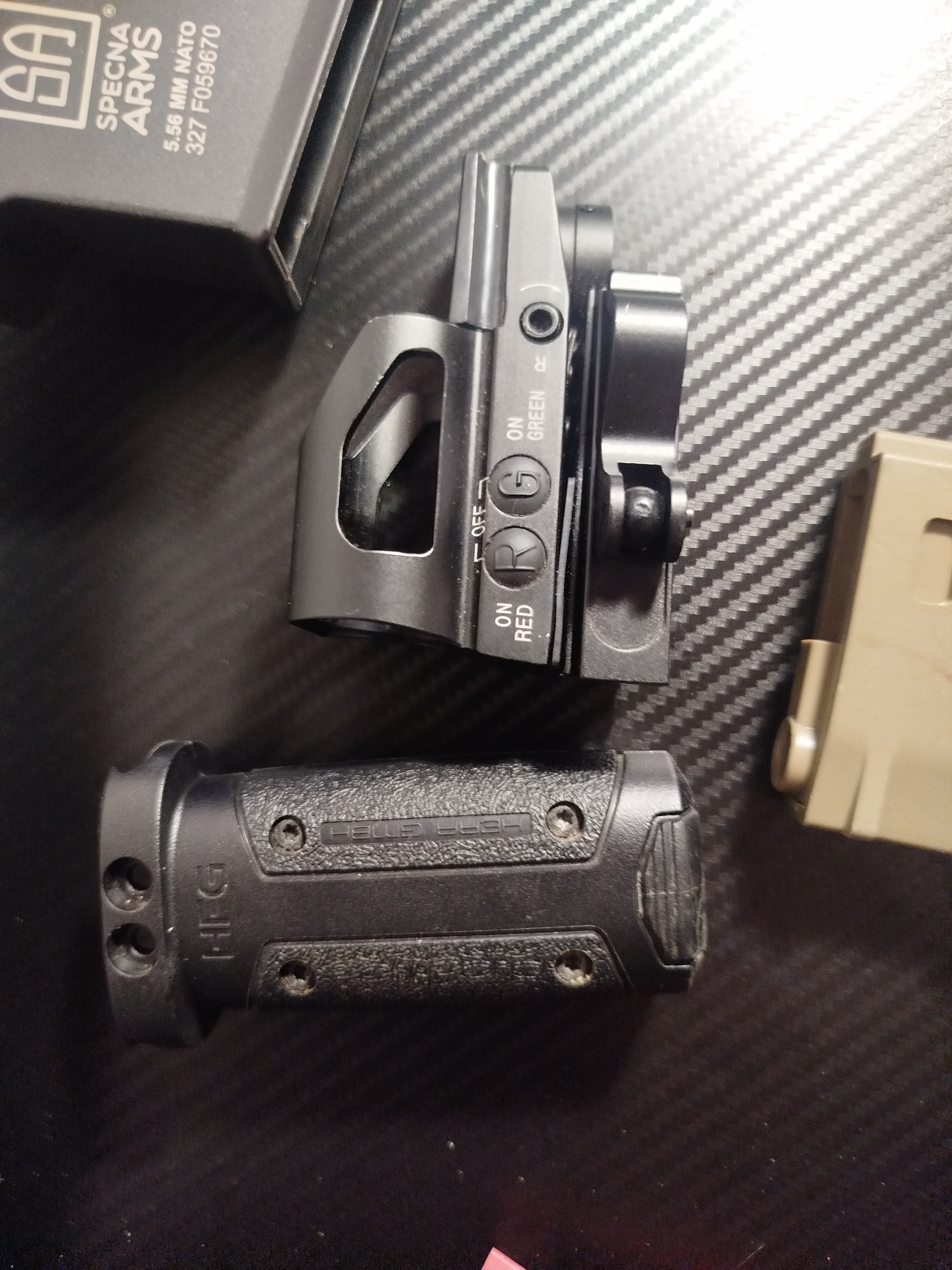 Zestaw: Mk 15, 4 magazynki, kolimator, uchwyt pionowy, osłona kolimatora, bateria lipo