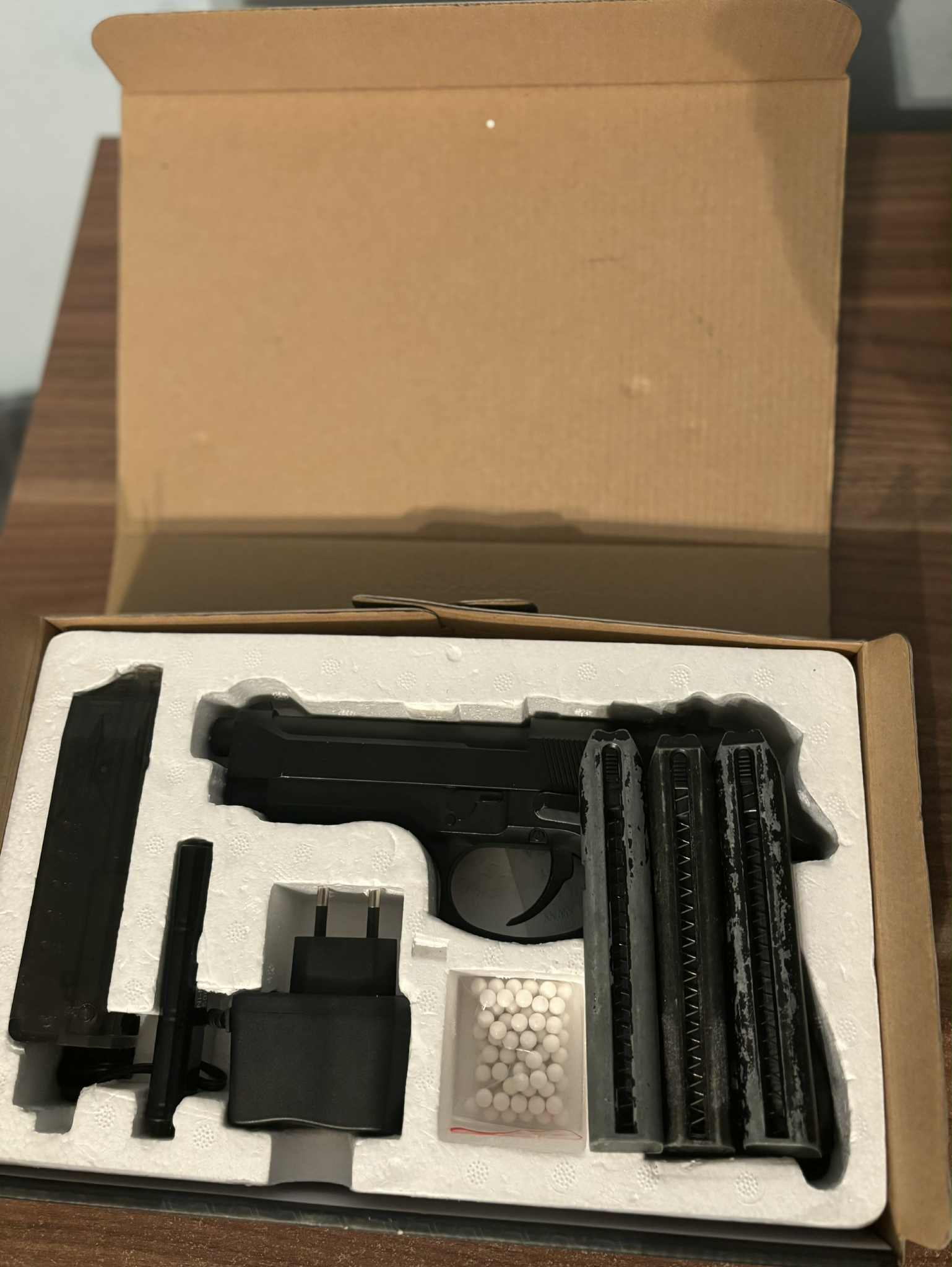 Cm.126+dodatkowo 3 magazynki (Cena do dogadania) (,,Oddam za grosze")