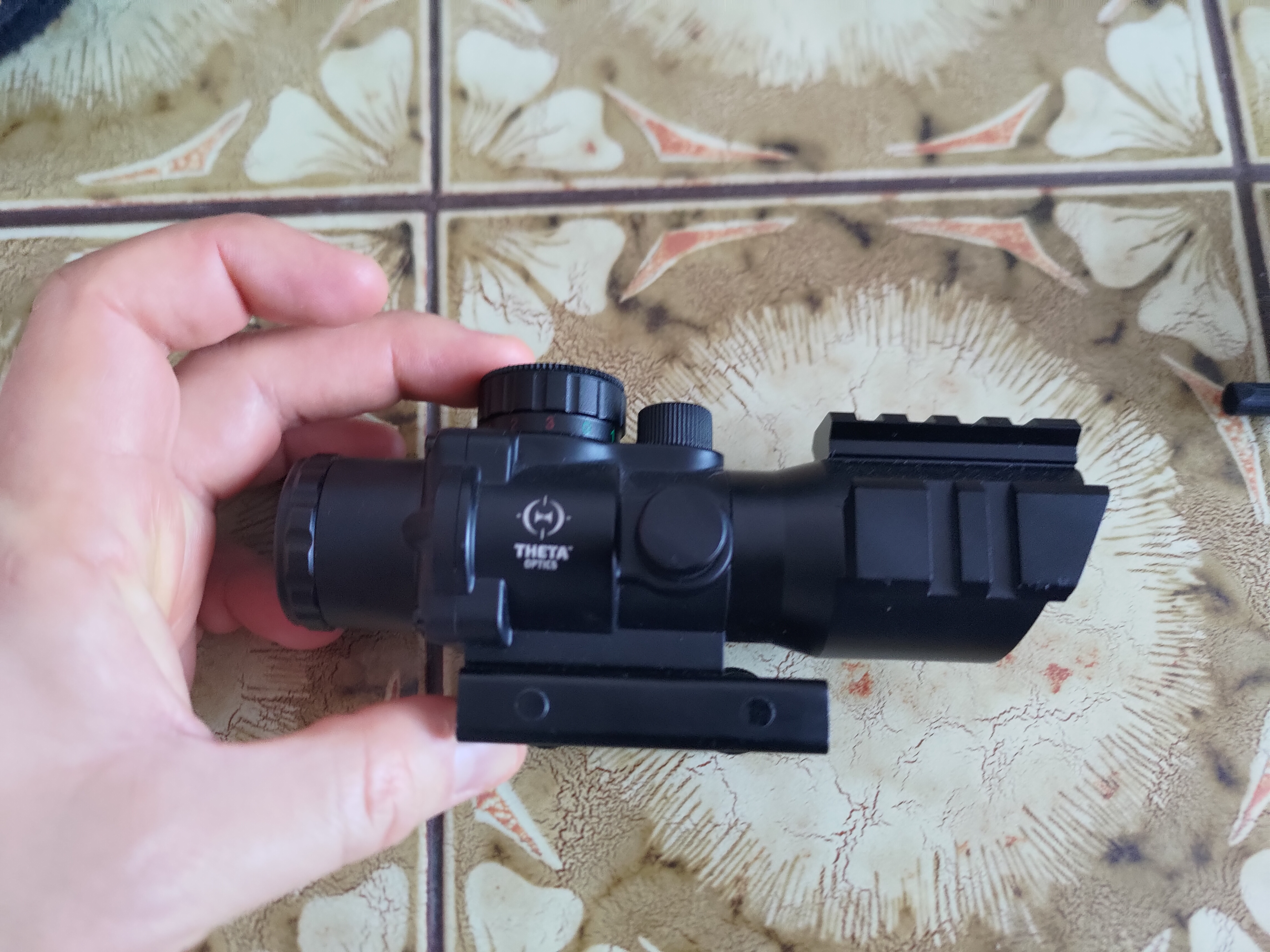 Luneta Rhino 4x32 - Theta optics