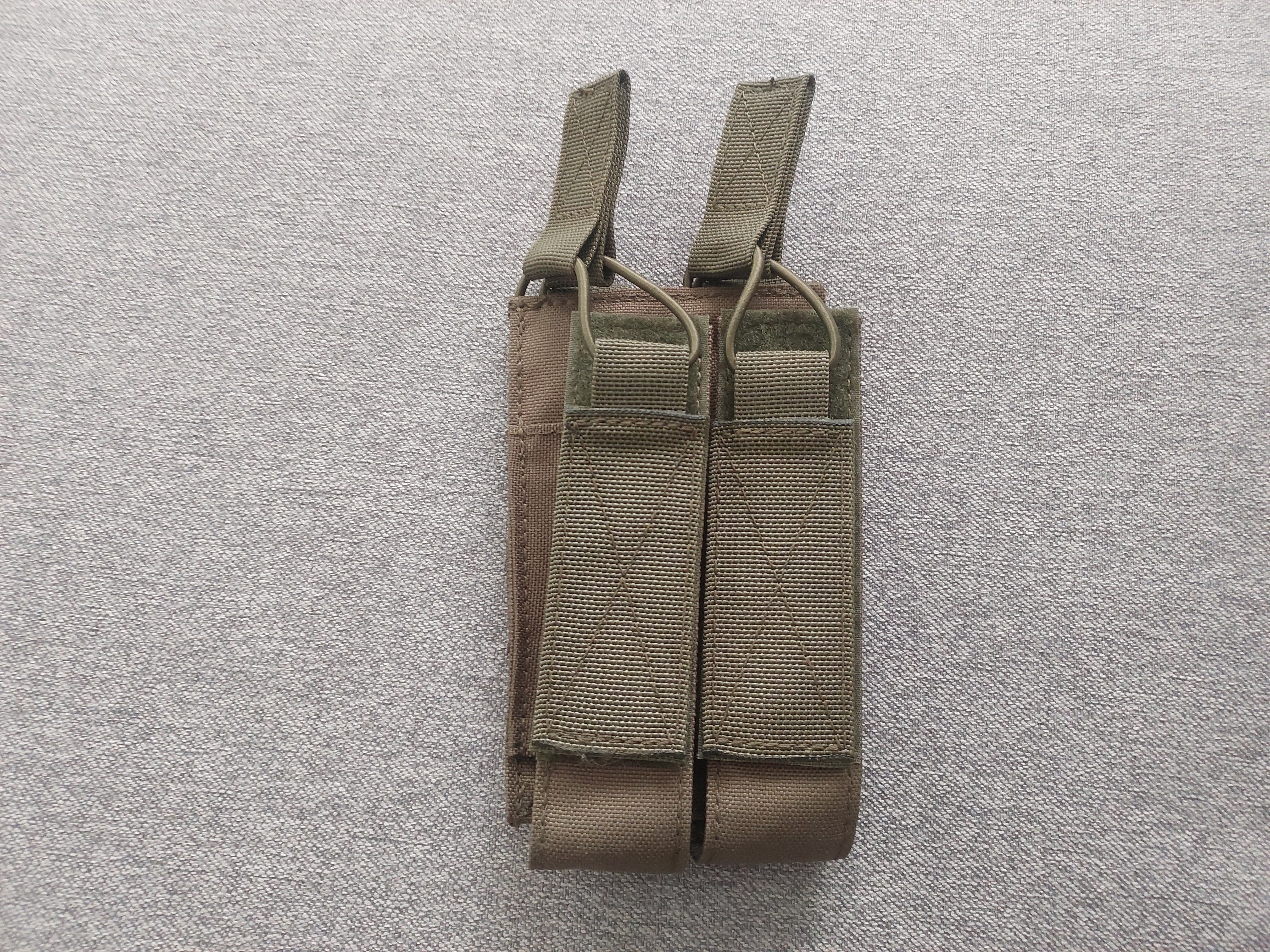 Zestaw Replika MP5 firmy J.G. model J.G. 0.69 + magazynki + bateria + ładownica