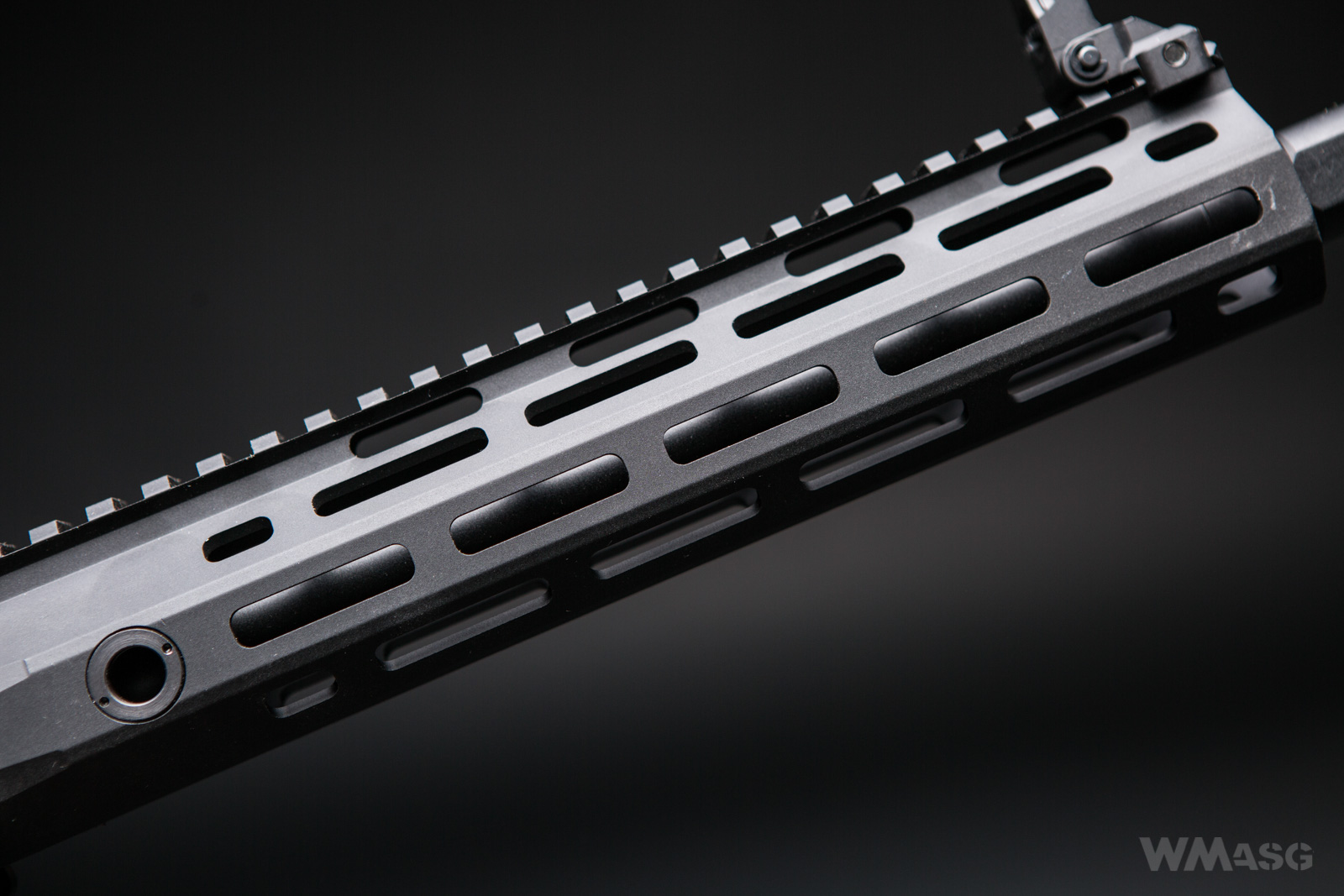 Cyma CM.097B - z zewnątrz