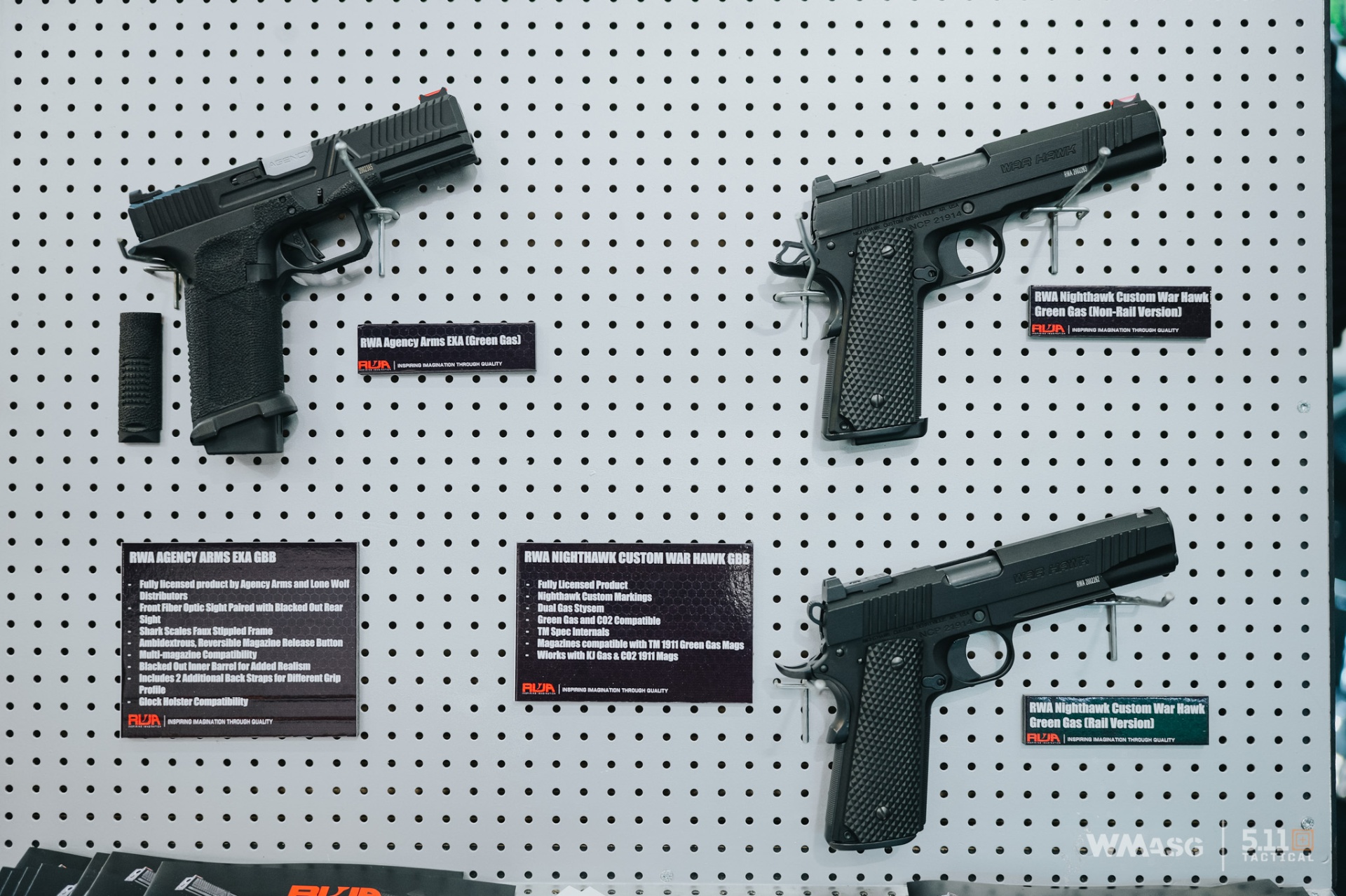 Red Wolf Airsoft z licencjonowanymi produktami własnej produkcji.