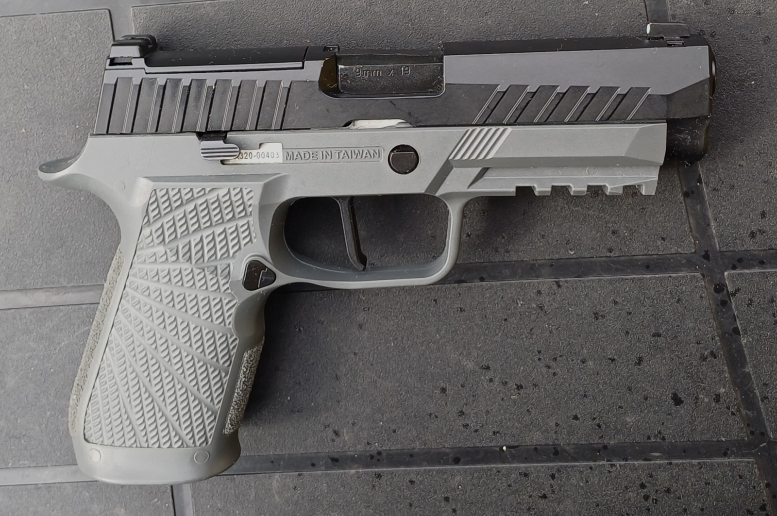 SA320 - STARK ARMS (VFC)
