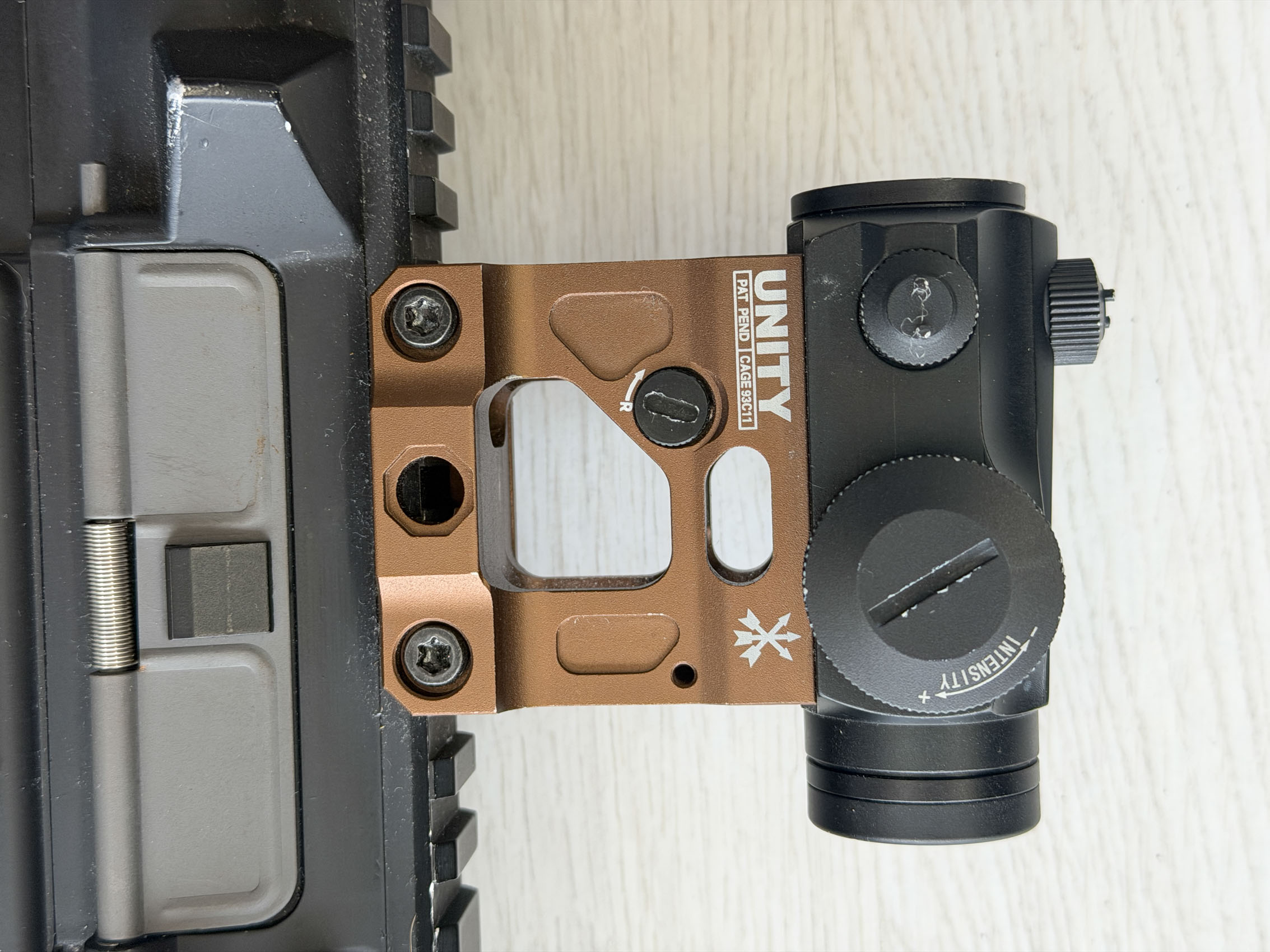 Celownik kolimatorowy T1 z montażem wysokim unity + QD + Flashkiller