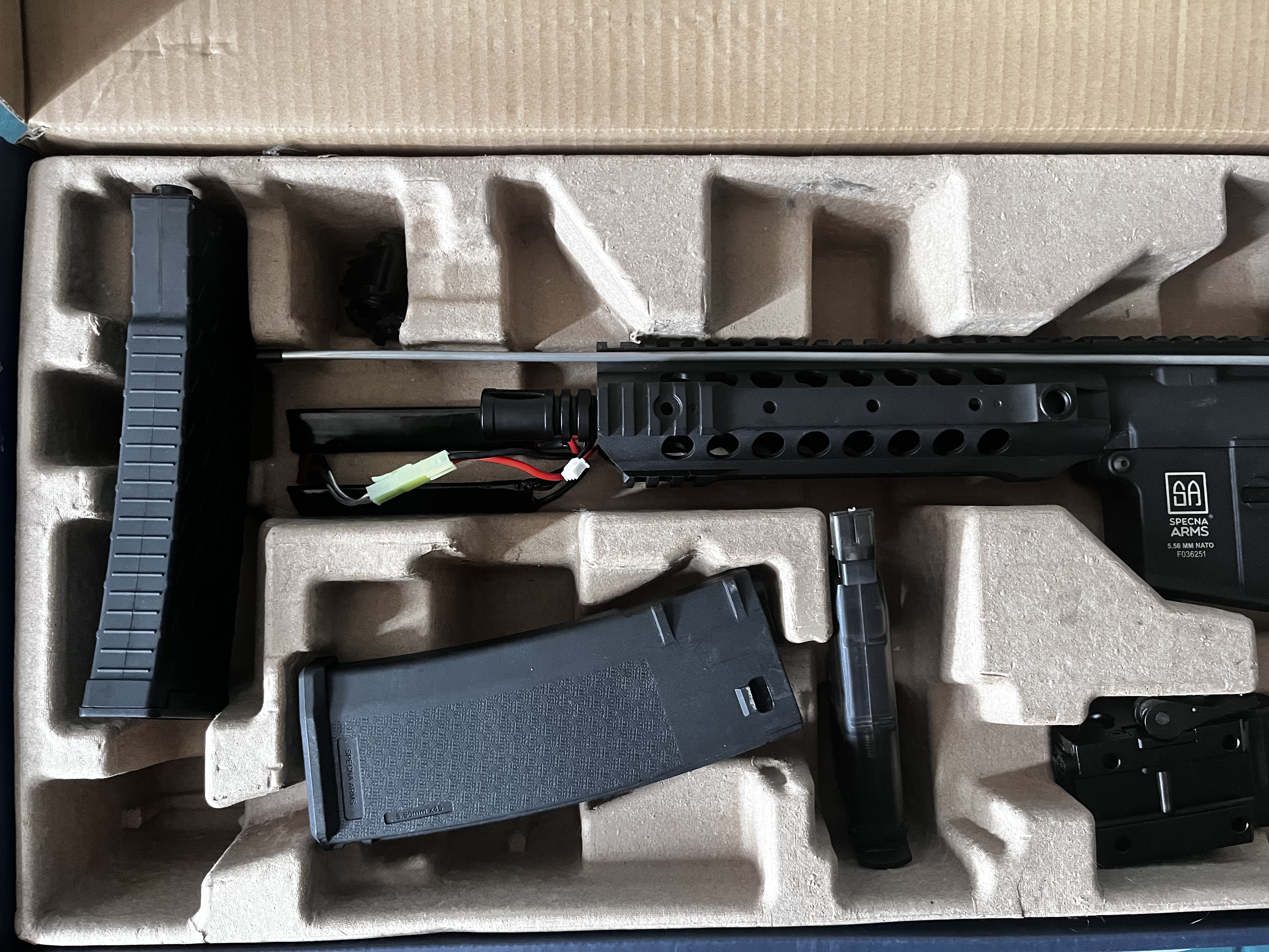 Replika ar 15 Specna arms flex x-asr gate