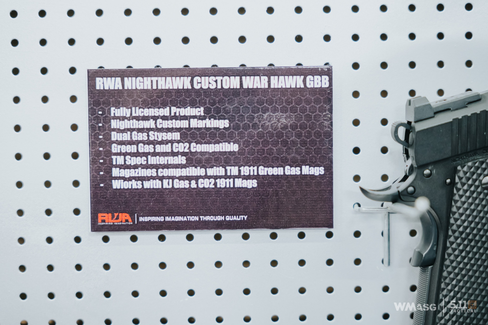 Red Wolf Airsoft z licencjonowanymi produktami własnej produkcji.