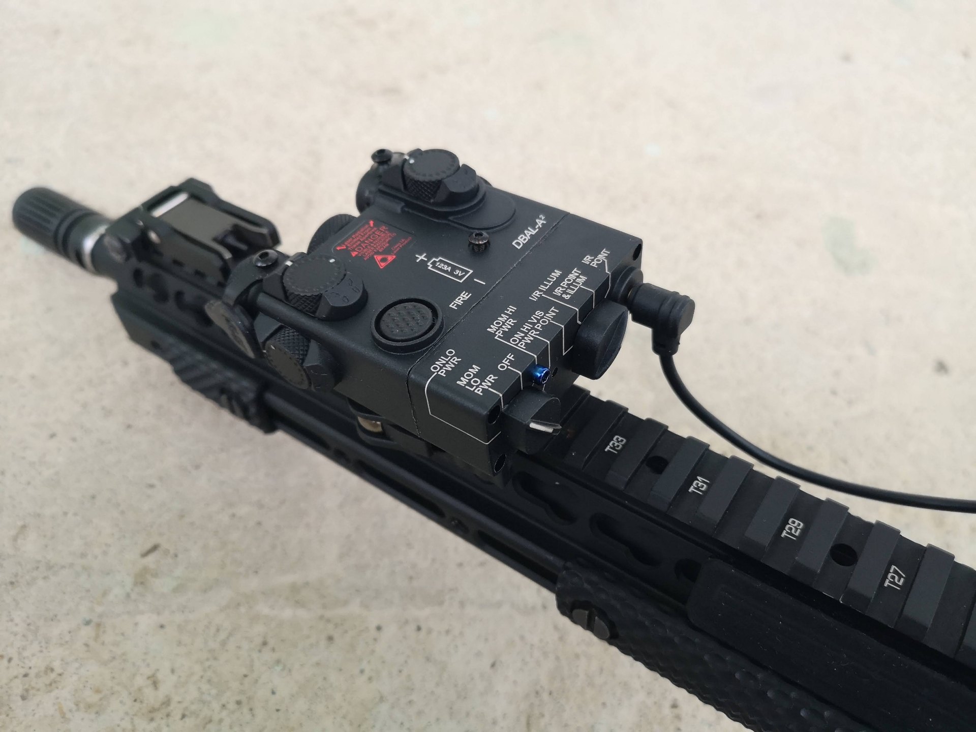 DBAL-A2 latarka, czerwony laser WADSN