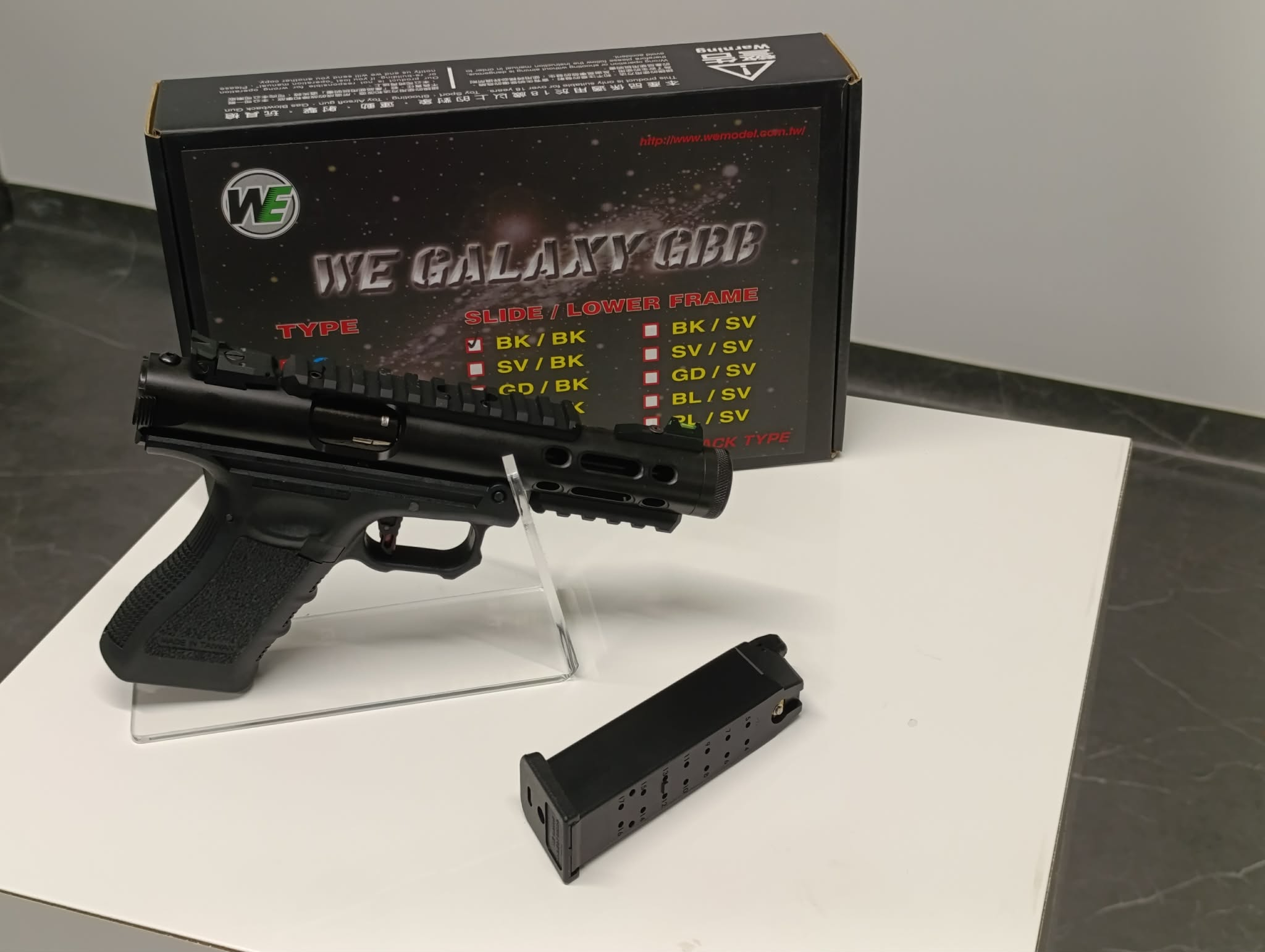 Replika WE Galaxy czarna