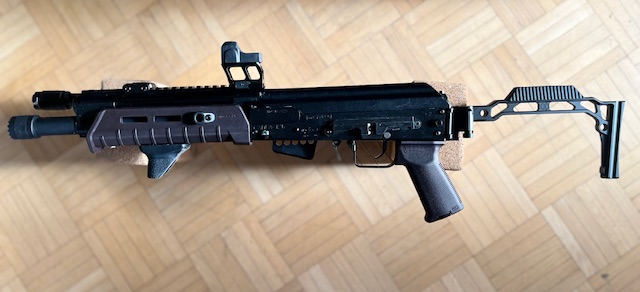 SAIGA 12k Marui magpull