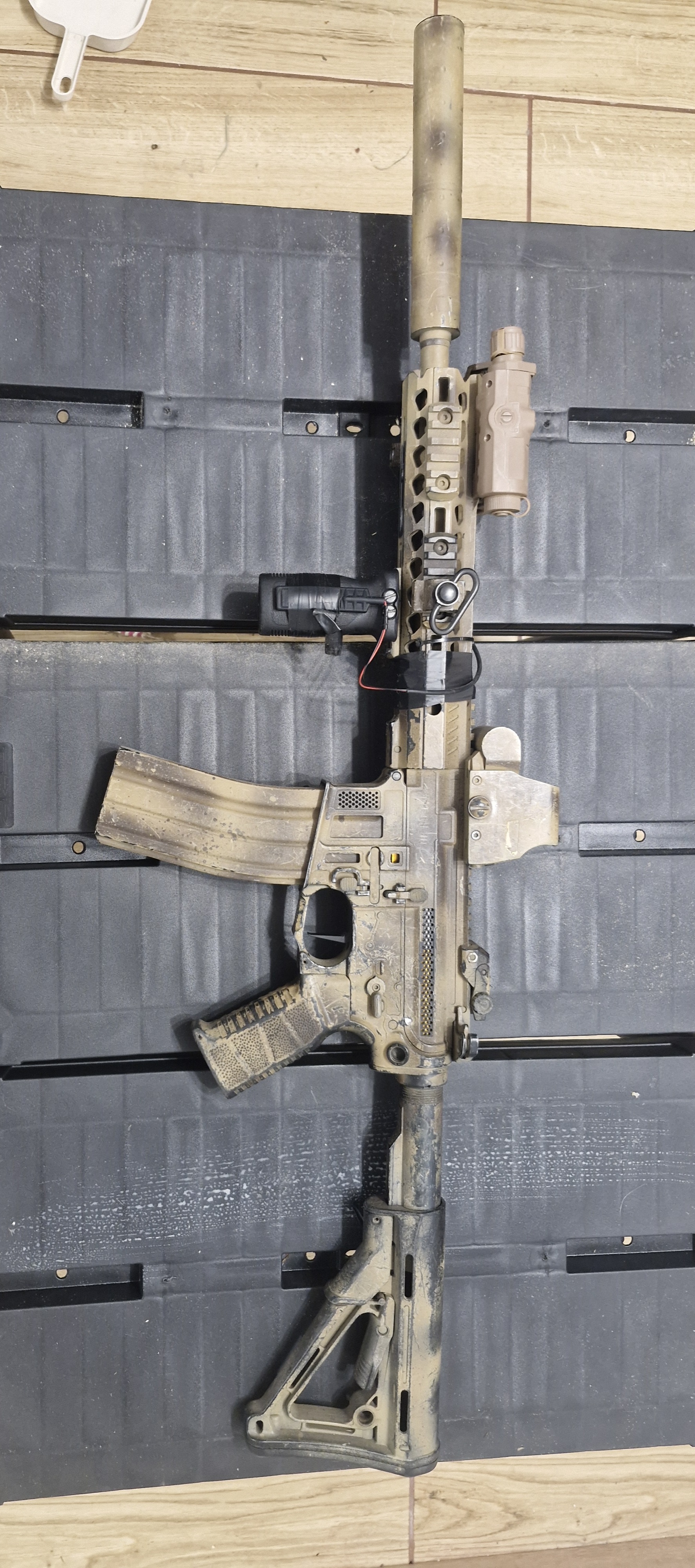 Double Eagle M909D