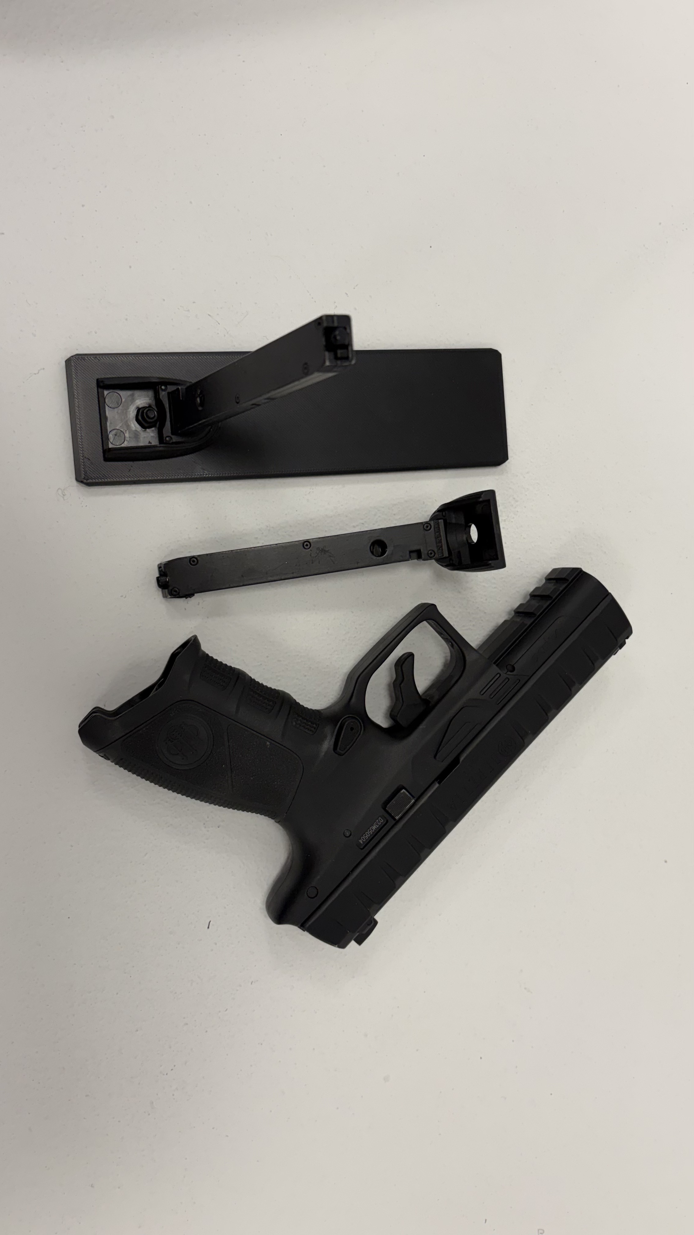 Replika airsfot pistolet GBB Beretta APX Umarex