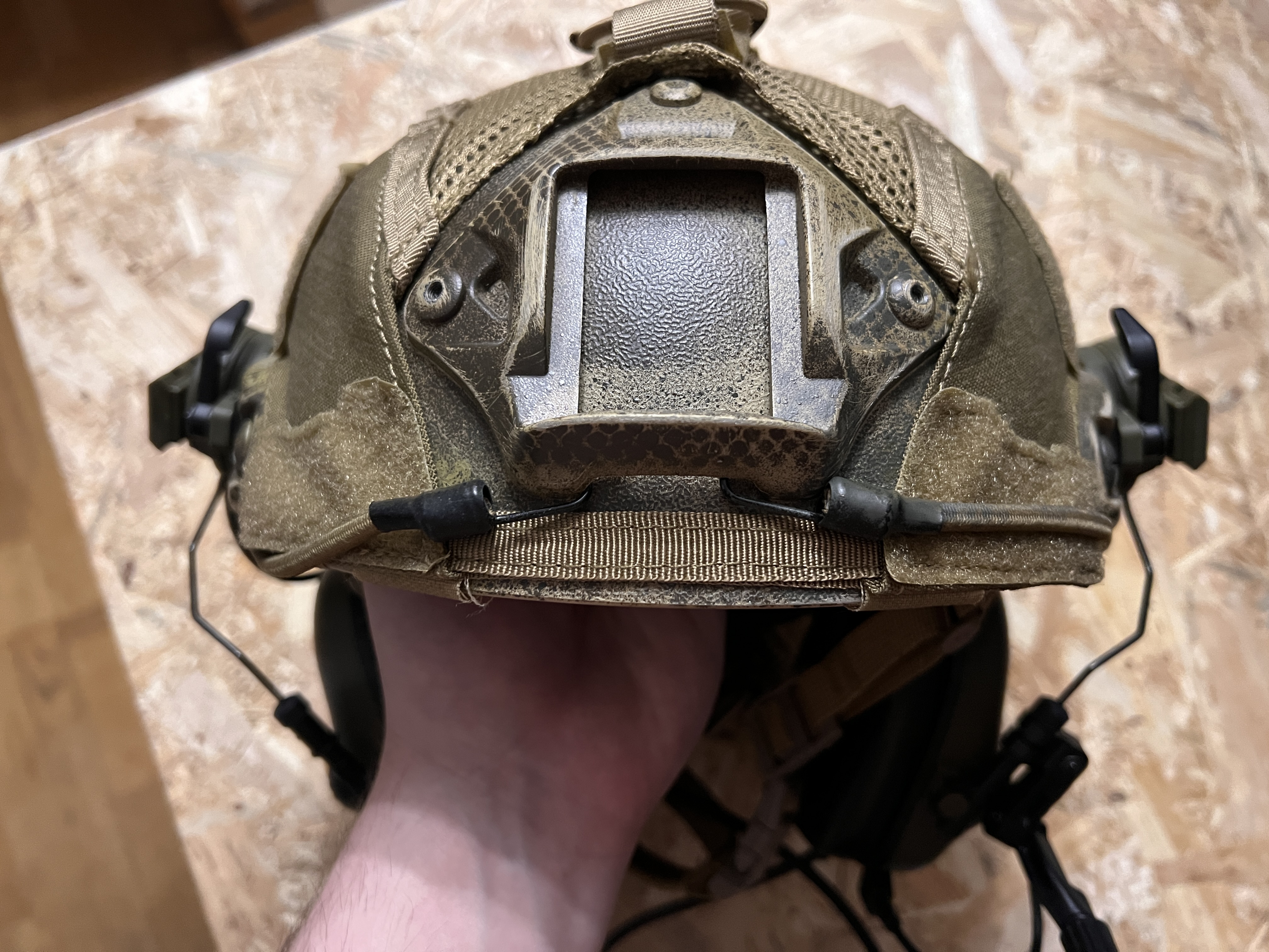 Hełm FAST z fasunkiem Team Wendy, słuchawkami aktywnymi i pokrowcem