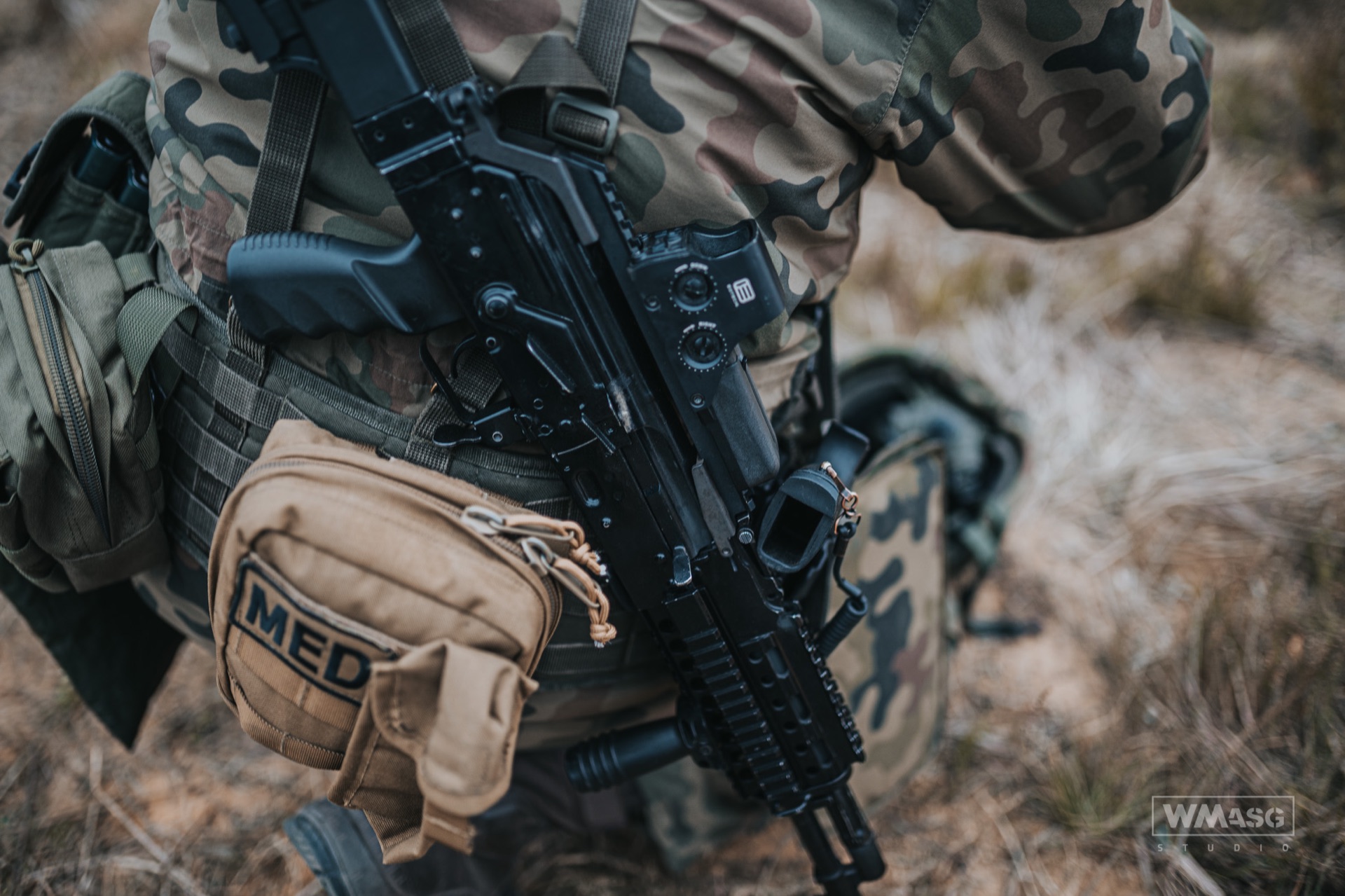 Żołnierze 6bdow na poligonie w Orzyszu (12.2020)