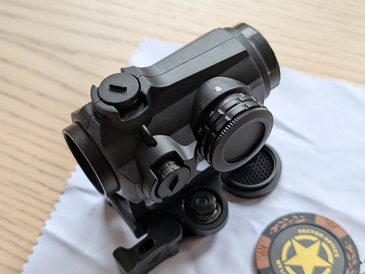 Kolimator Vector Optics Maverick 3 1x22 MIL Red Dot + osłony