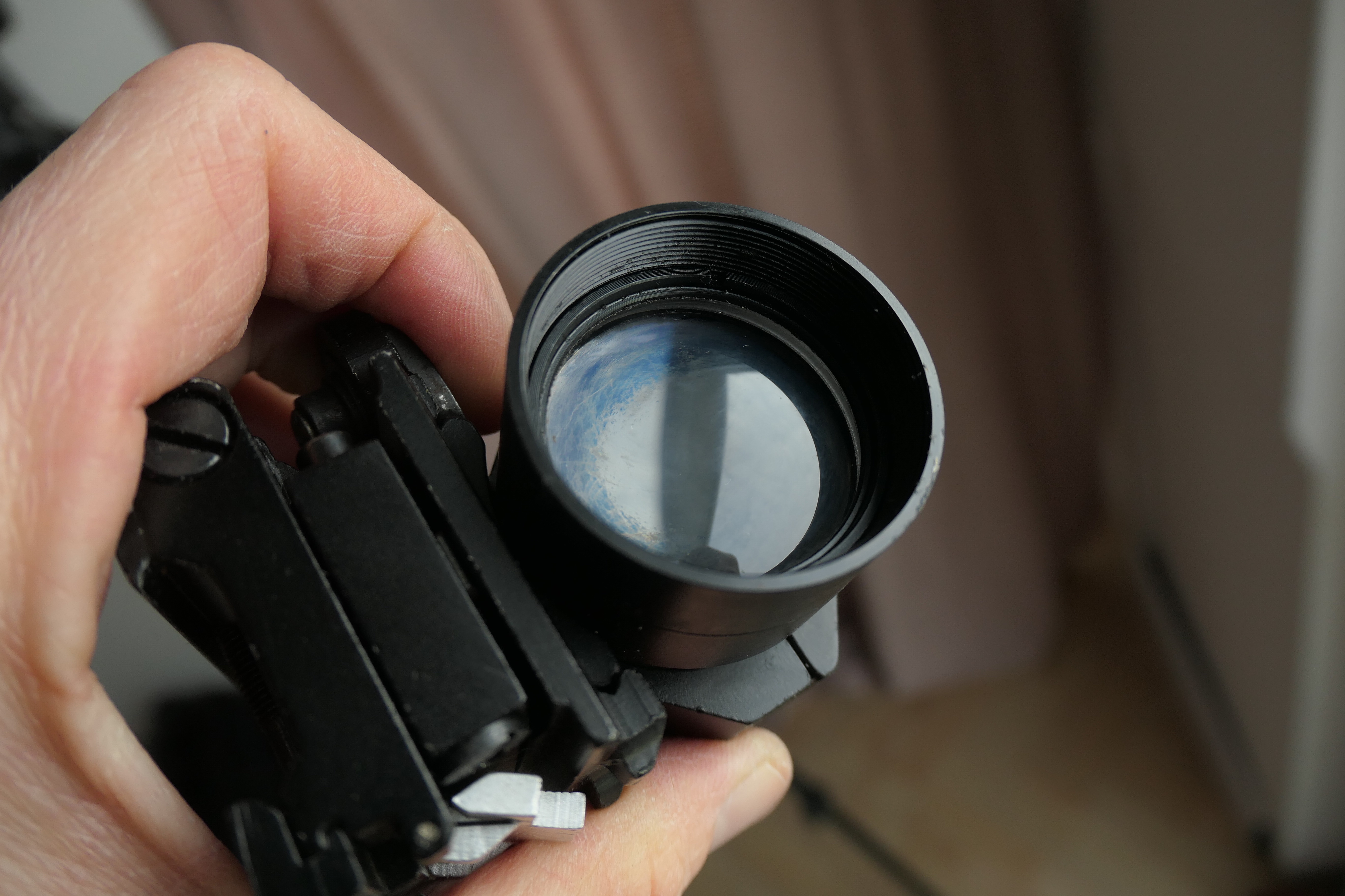 Magnifer w stylu Eotech