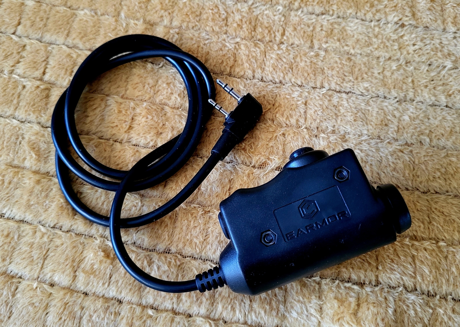 !LICYTACJA BEZ CENY MINIMALNEJ! EARMOR M51 PTT KENWOOD (PRZYCISK, SŁUCHAWKI, OCHRONNIKI)