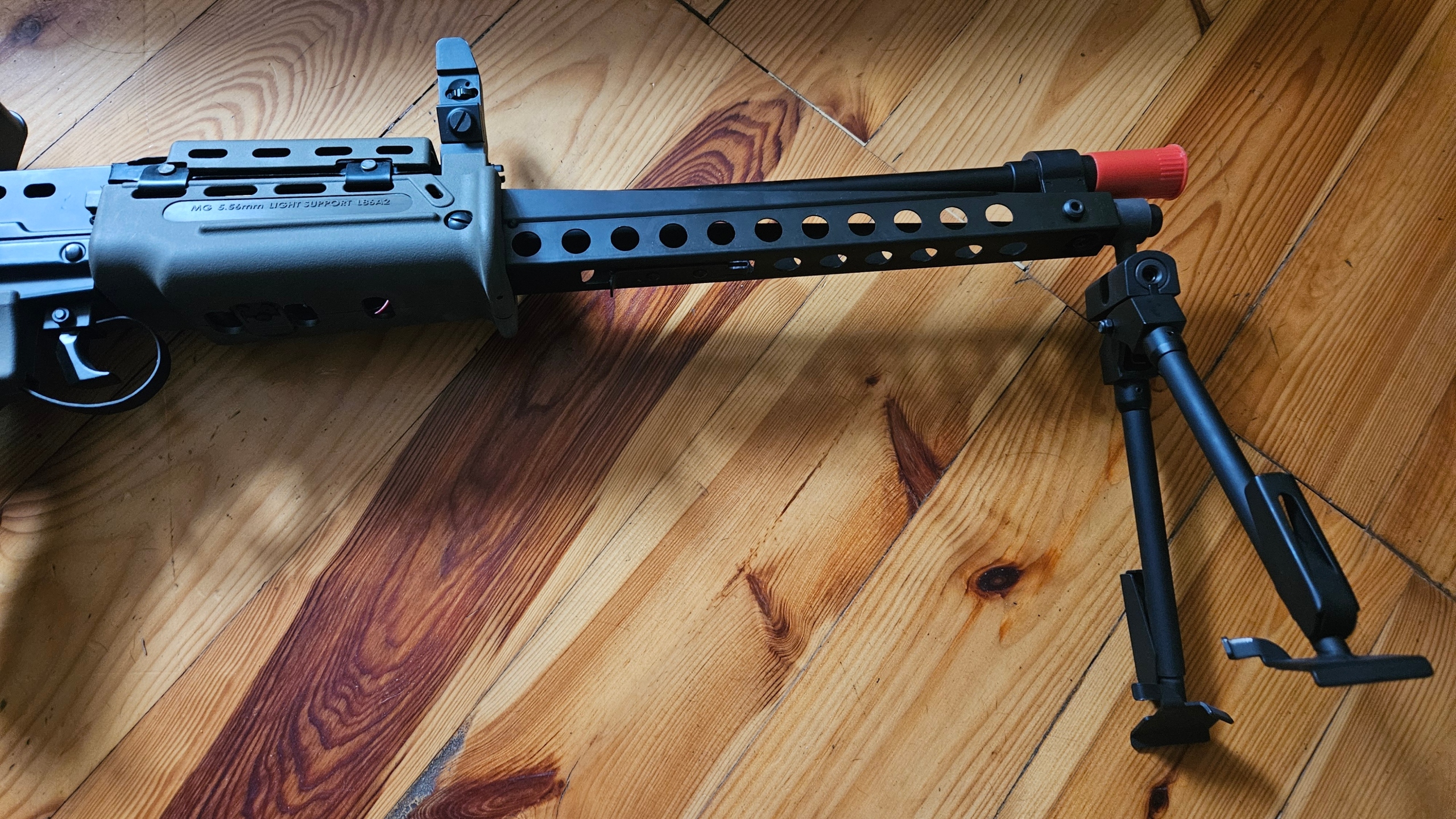 Replika karabinu L86A2 LSW - ICS