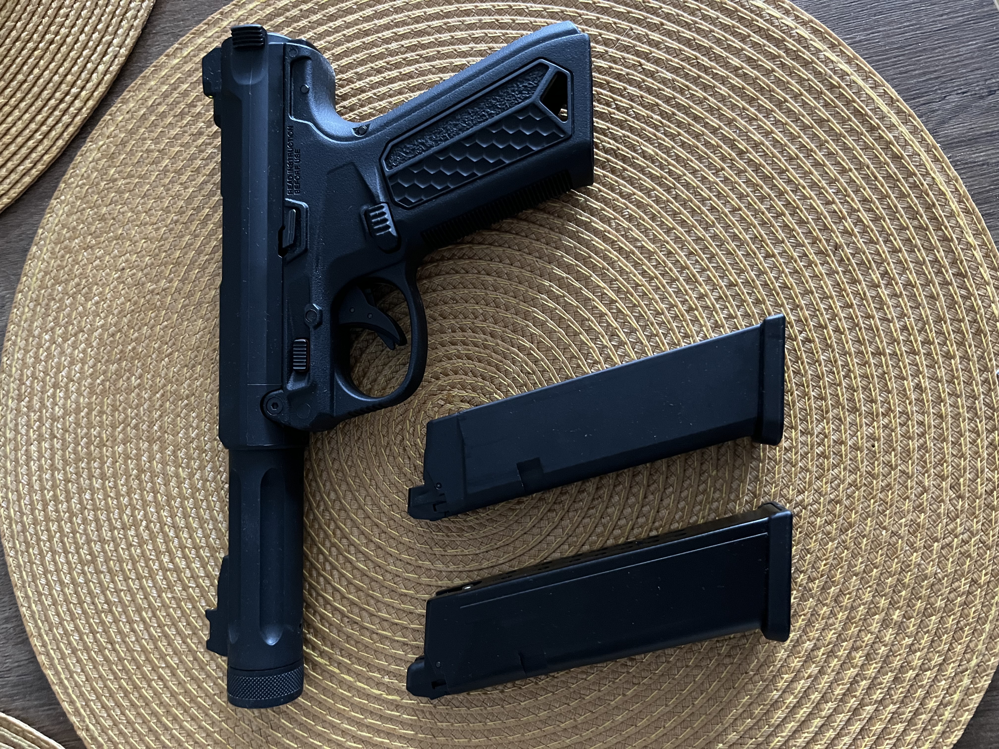 AAP01 Action Army. 2 magazynki, montaż rmr