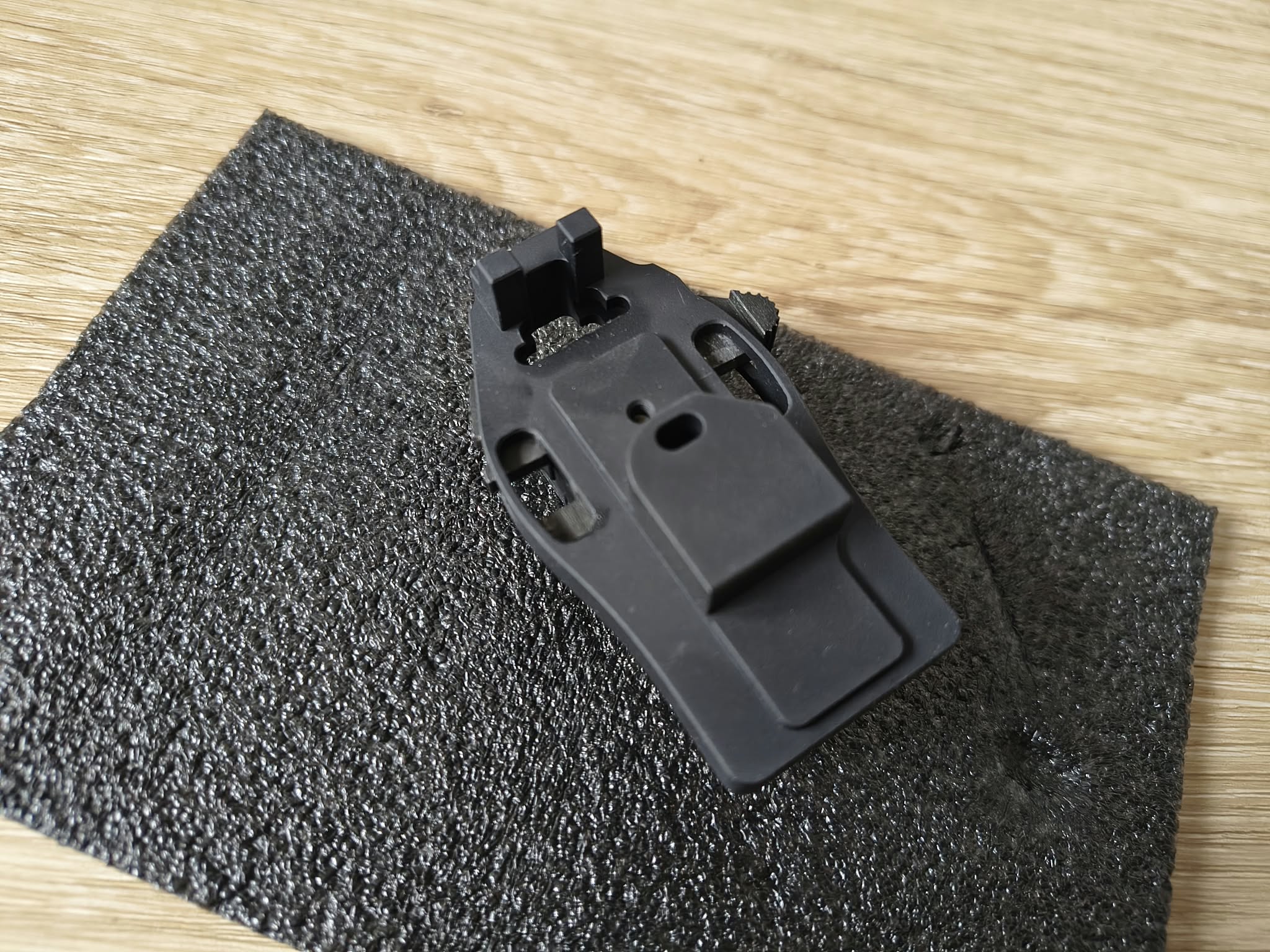 CluthPrecision- BackPlate do mp7 gbb  VFC/Umarex.