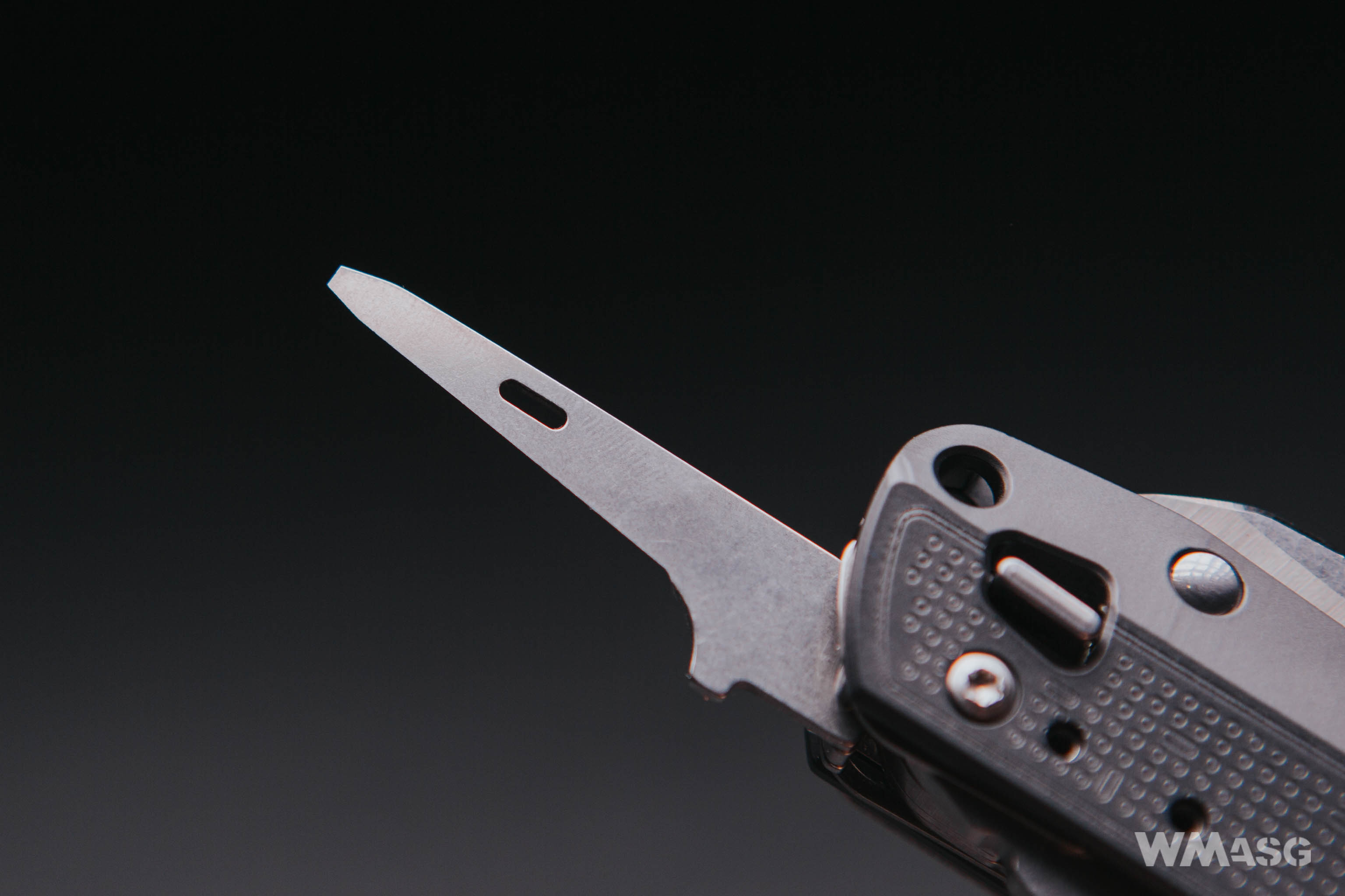 Leatherman FREE K4 (stiudio)