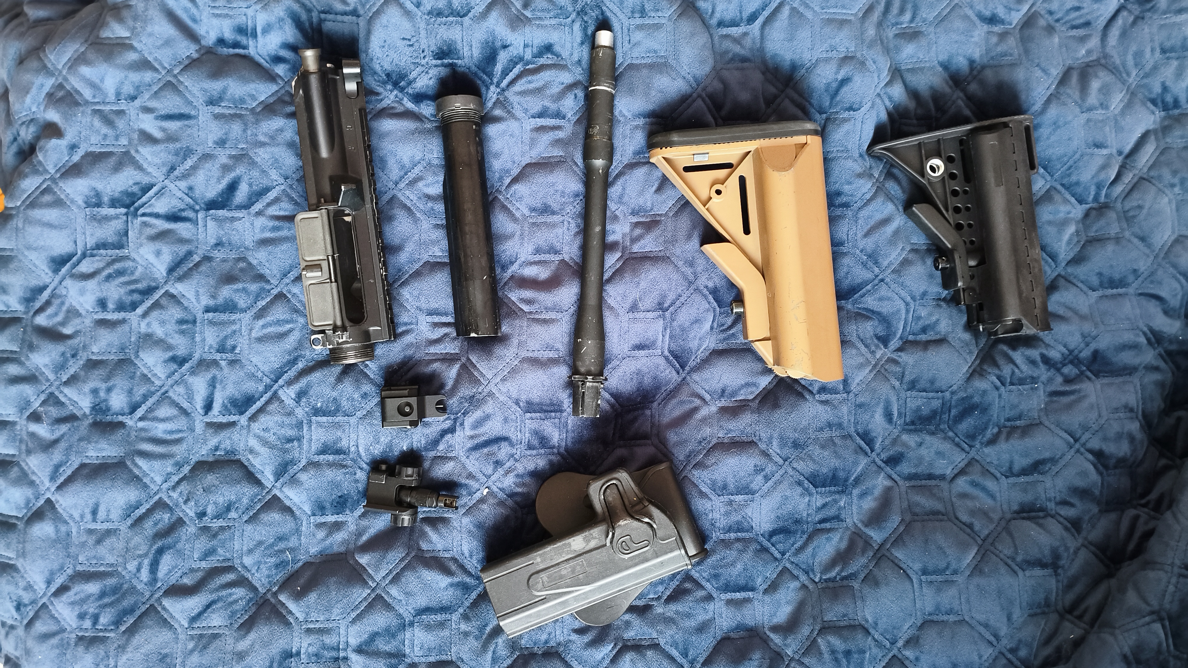 Kolby, prowadnica kolby, upper,  lufa, kabura, przyrządy celownicze.