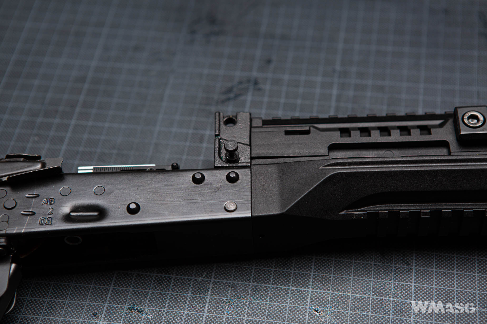 AK12 Arcturus (AT-AK12) wewnątrz