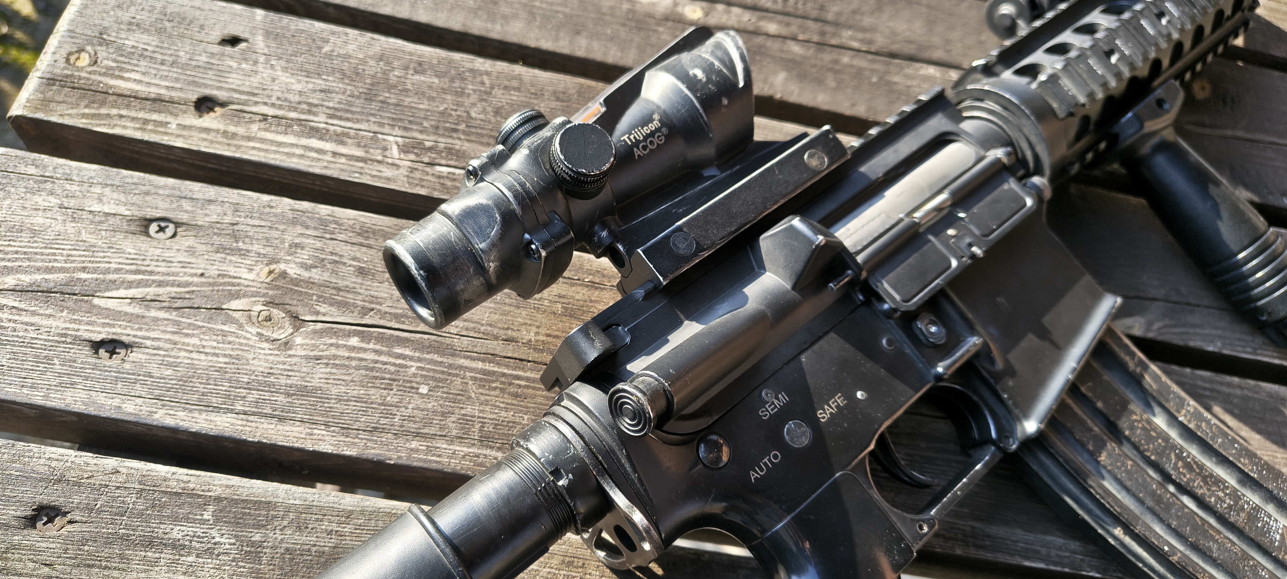 M4 P&J z oznaczeniami + luneta ACOG+ PEQ