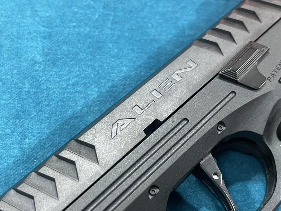Airsoft version of the Laugo Alien