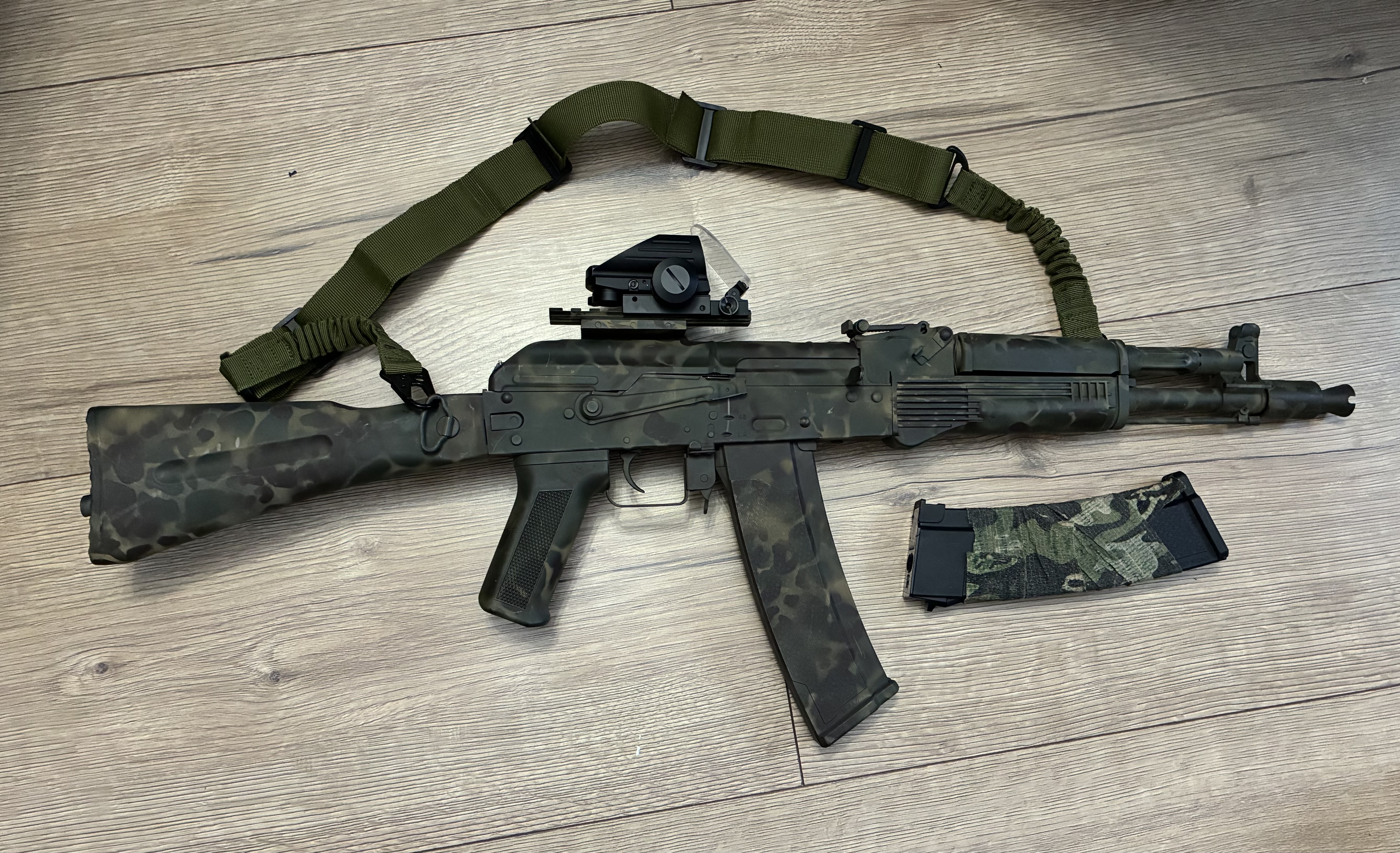 ak105 od Specna Arms Z akcesoriami ak 105