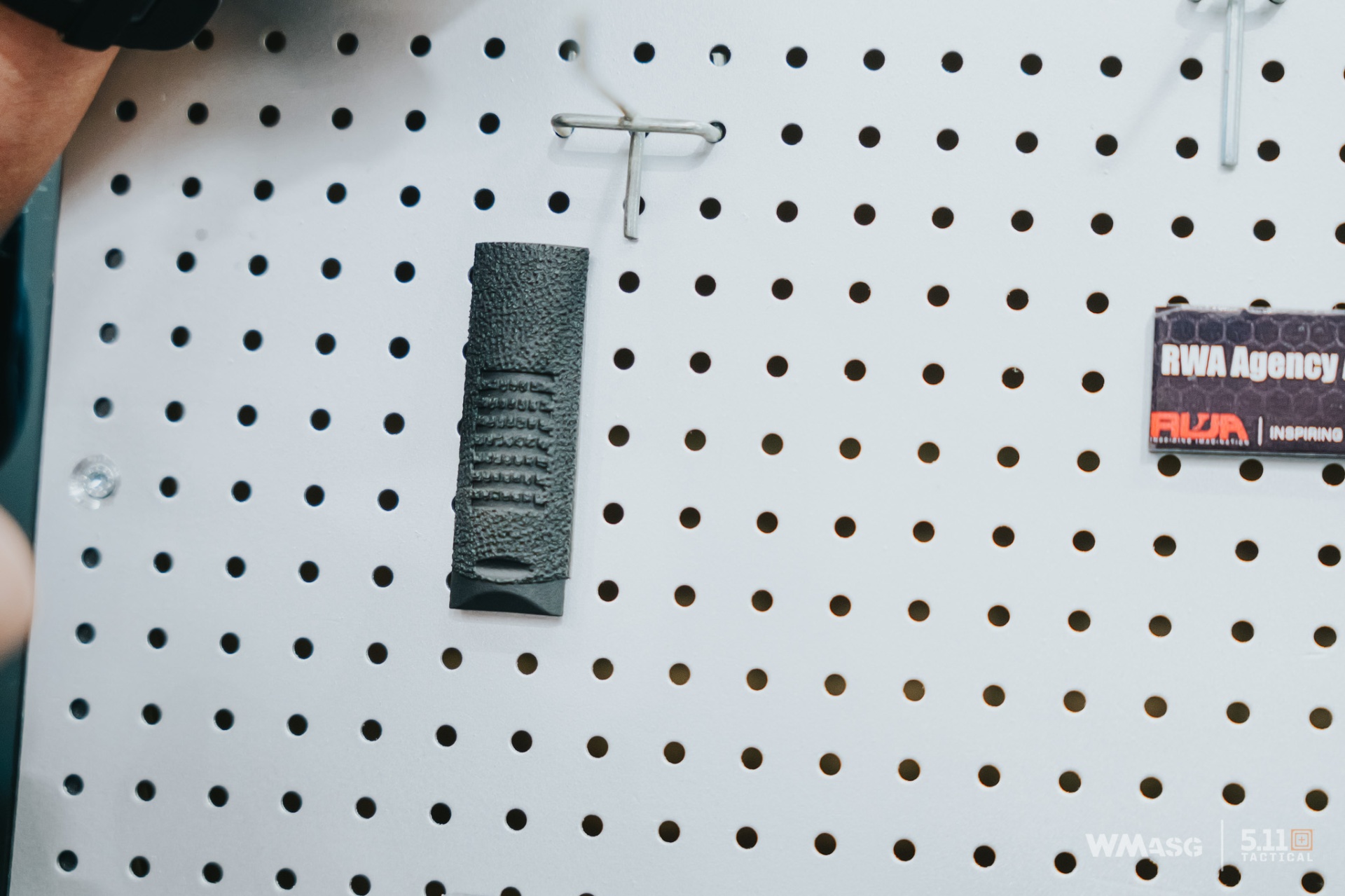 Red Wolf Airsoft z licencjonowanymi produktami własnej produkcji.