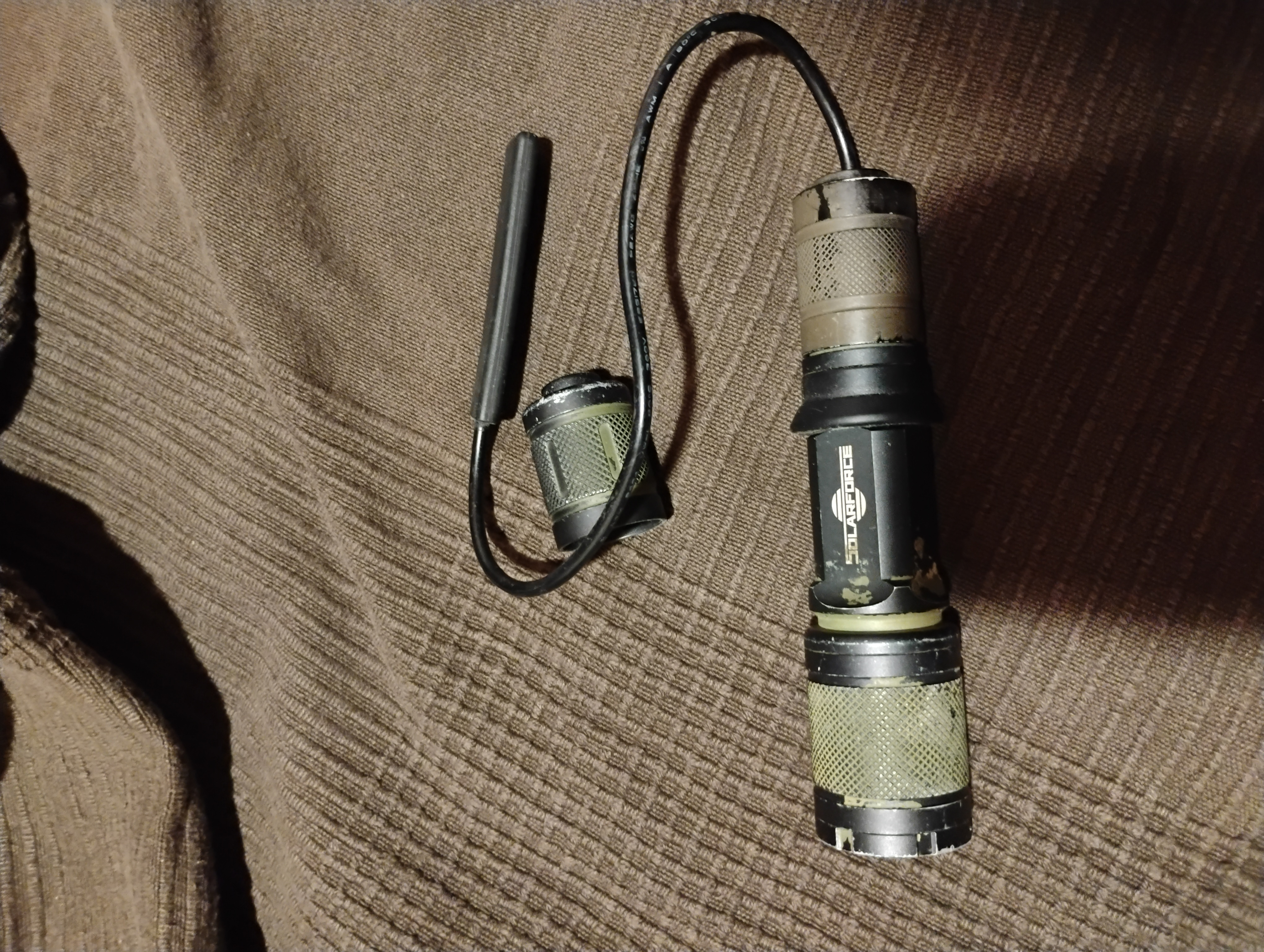 latarka solarforce + włącznik+wąż + poliwęglanowa szyba