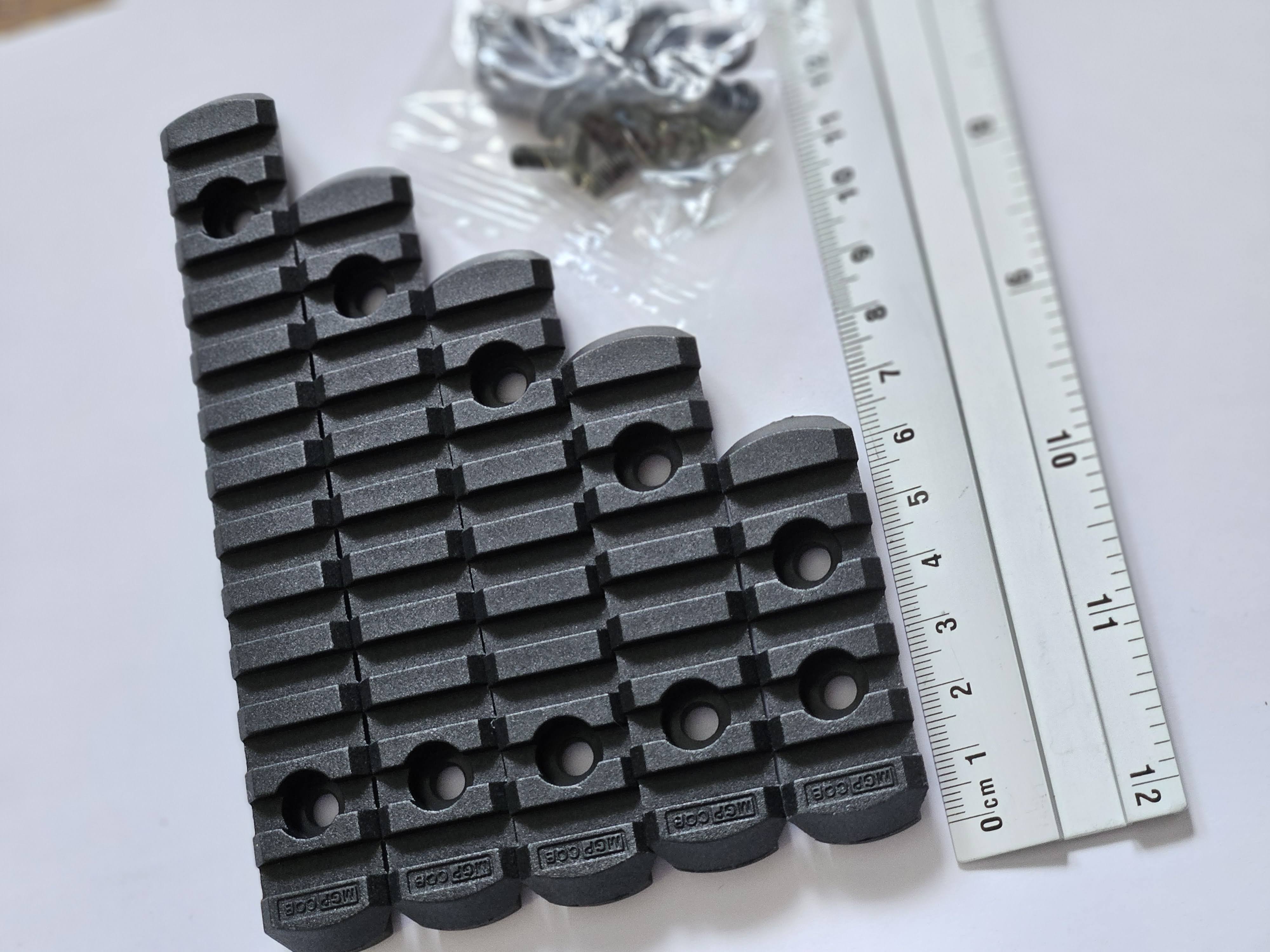 Zestaw 5 szyn RIS 22mm montowane na Mlock