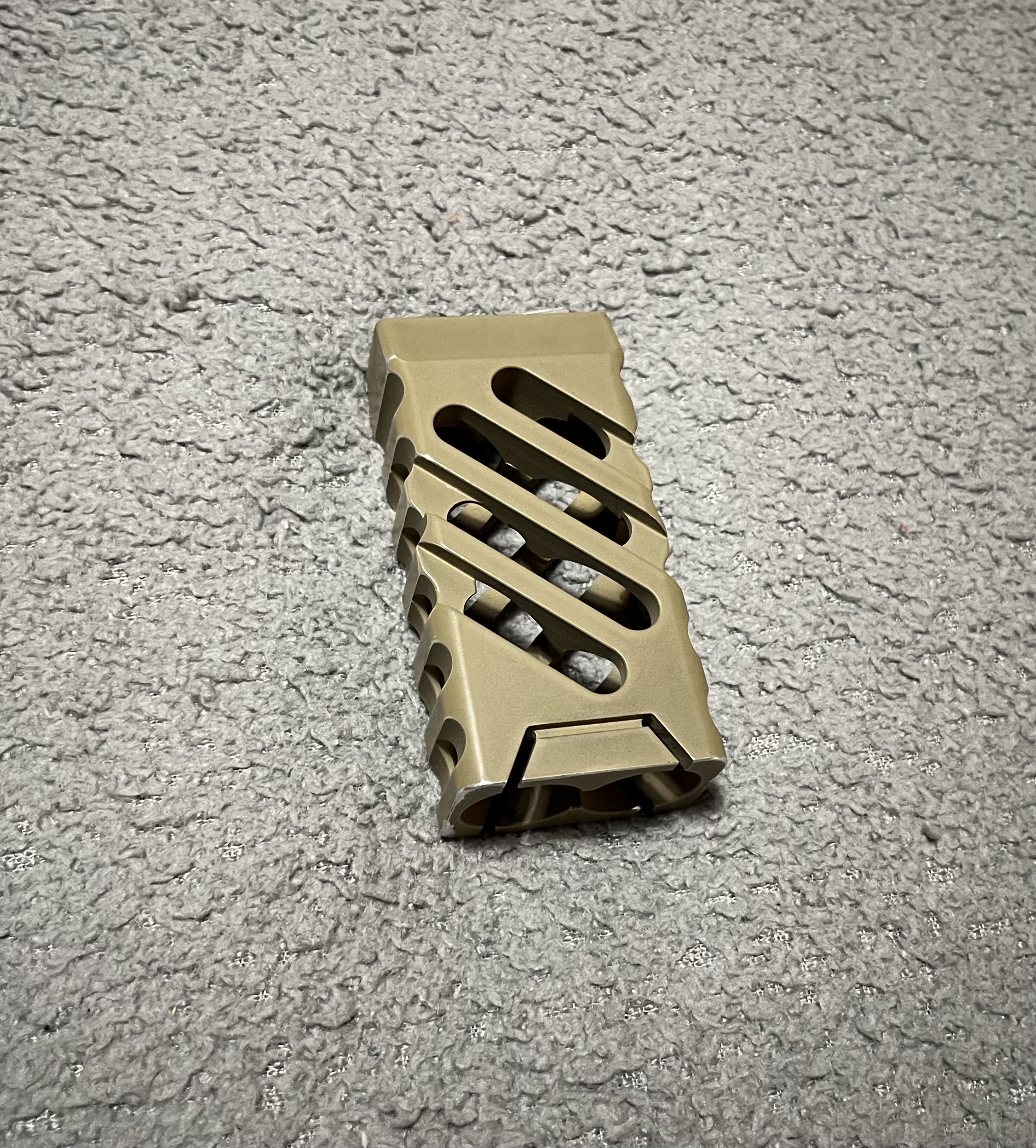 Chwyt przedni pionowy M-Lok