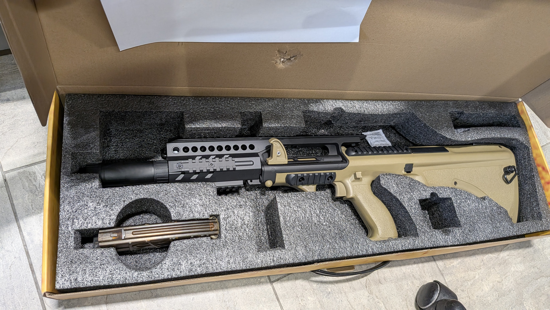 AUG A3 R905T - nowy