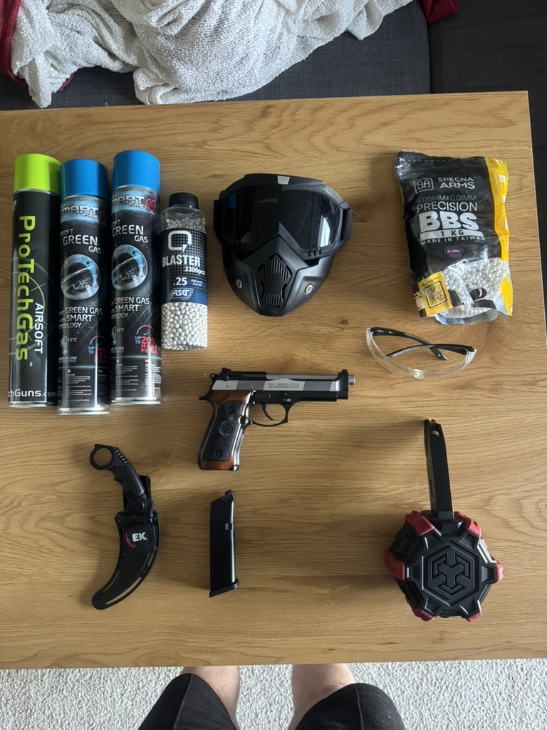 WE Samurai Edge Standard V.2 M9 Full Auto GBB + drum mag + akcesoria
