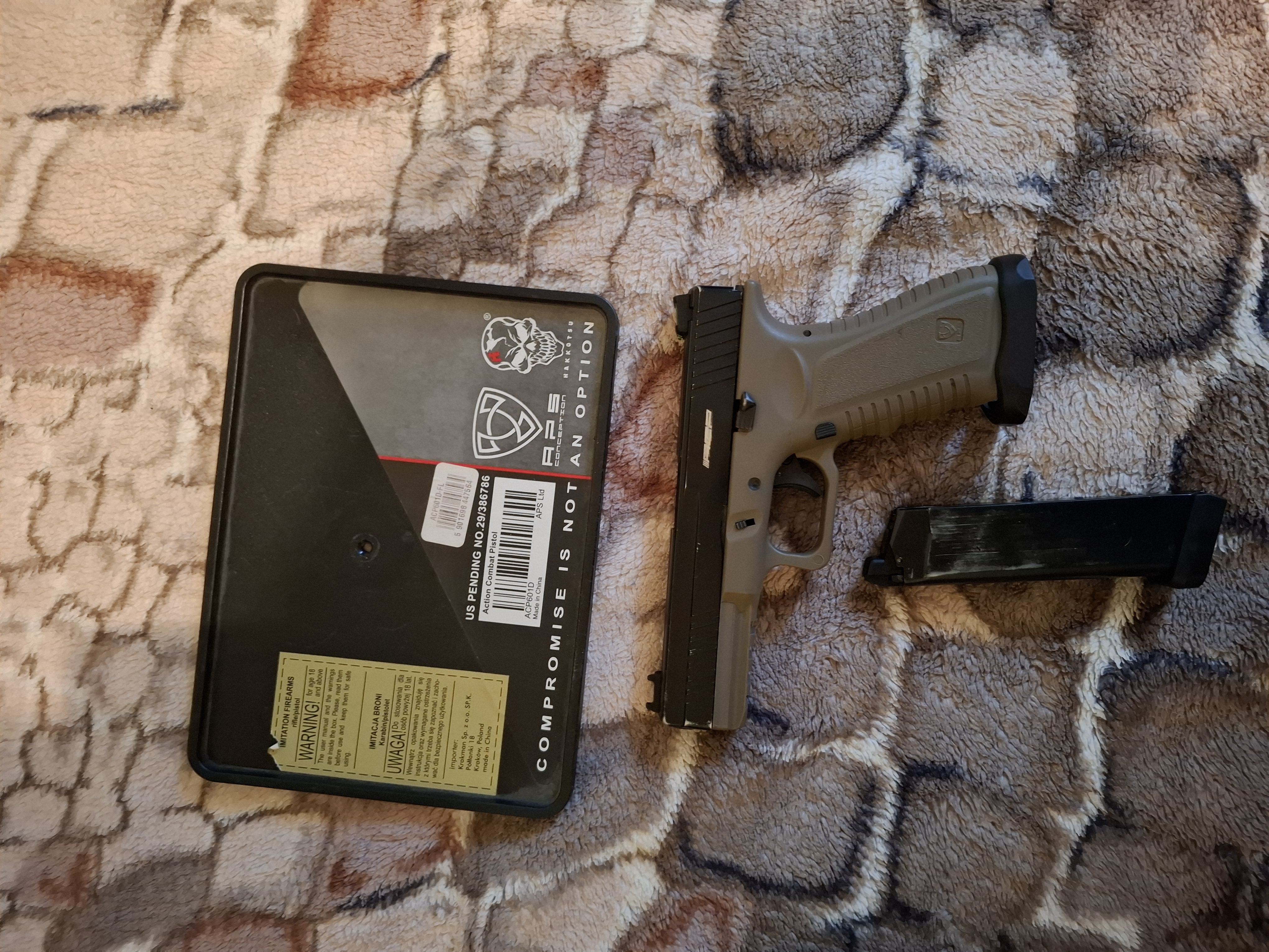 (Rezerwacja) Sprzęt ASG (kilka replik, mundur i rzeczy do ASG)