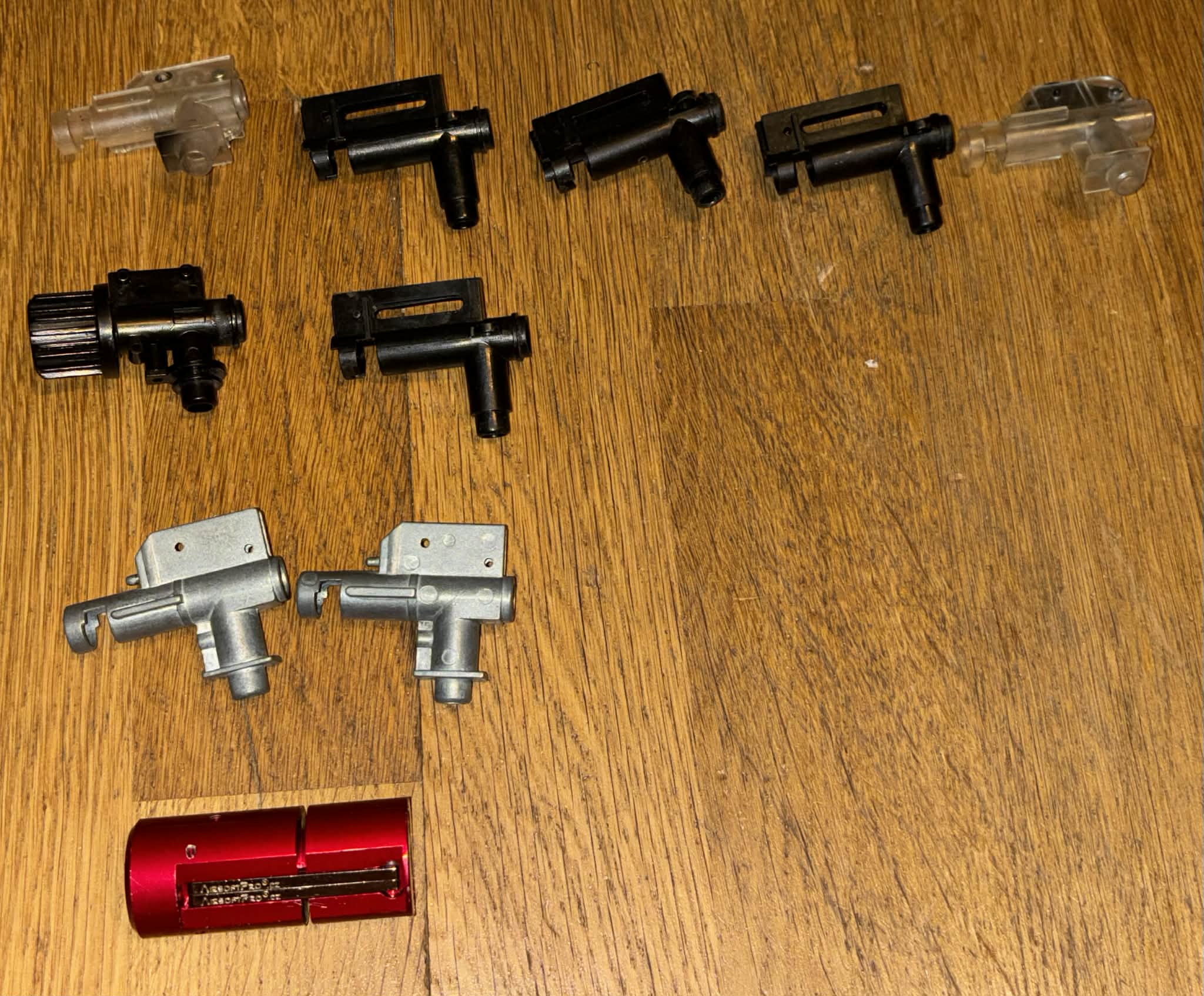 Części wewnętrzne po replikach Asg (Cena za wszystko ze zdjęć)