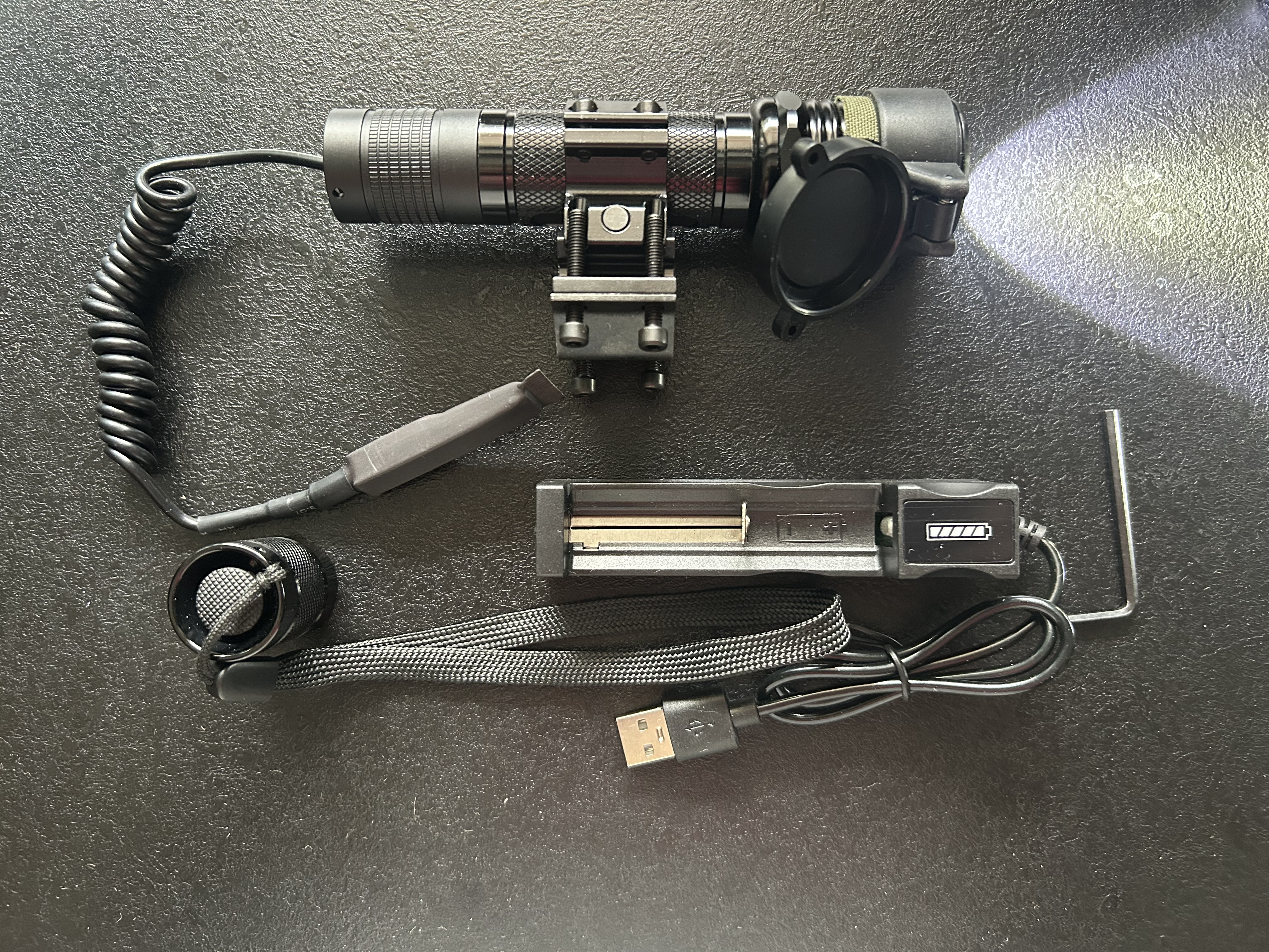 Latarka CAR15 CAG Delta GWOT Seals Grom Surefire 6p