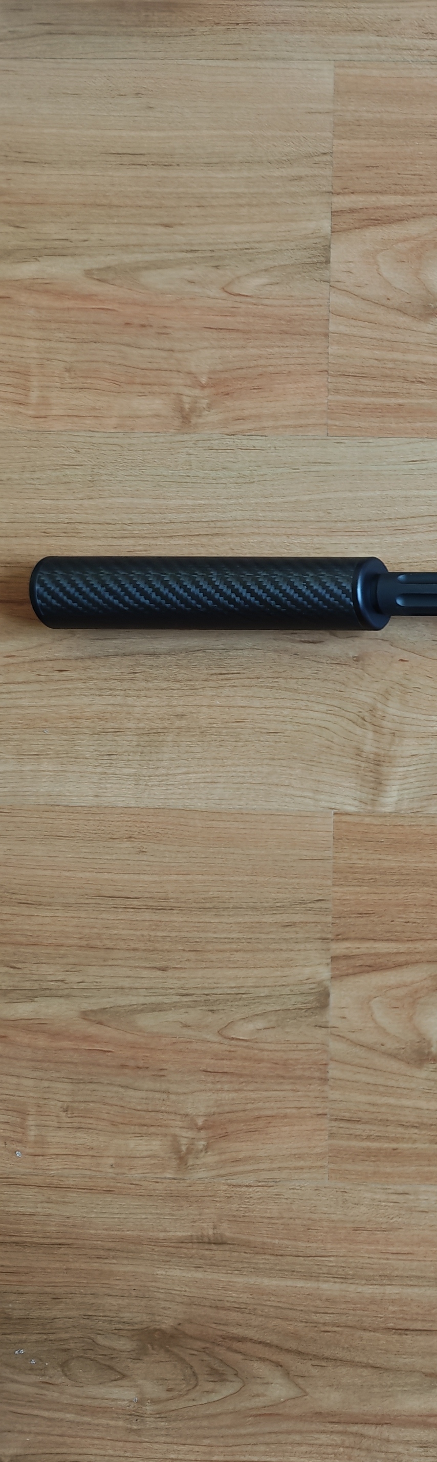 Tłumik dźwięku carbon